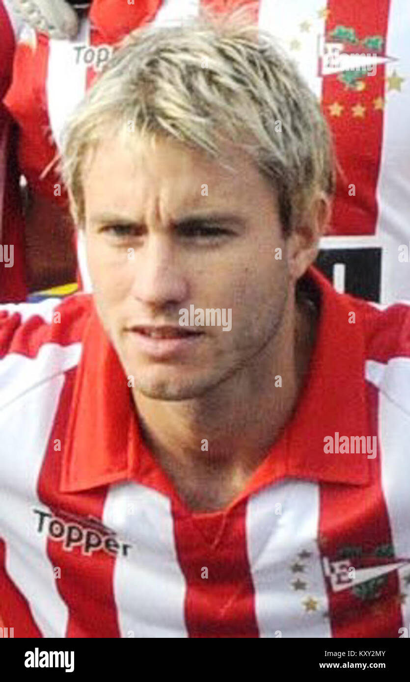“Gastón Fernández – Estudiantes LP (2010)” si riferisce al calciatore argentino Gastón Fernández che ha giocato per l'Estudiantes de la Plata nel 2010, partecipando a partite di campionato e contribuendo alla formazione della squadra. Foto Stock