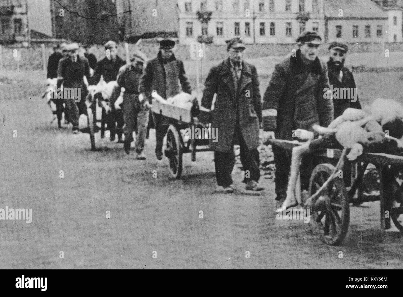 Getto di trasporto warszawskie zwłok na cmentarz żydowski ho stadion RKS Skra Foto Stock