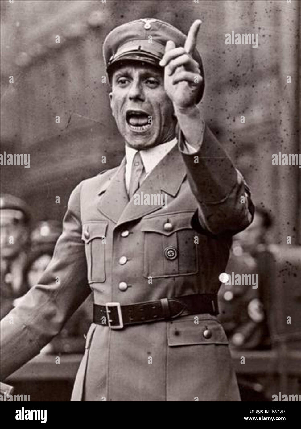 Questo si riferisce a un discorso pronunciato da Joseph Goebbels, una figura nazista chiave negli anni '1930 Conosciuto per il suo potente oratorio, Goebbels tenne discorsi per promuovere l'ideologia nazista e radunare il sostegno al regime di Adolf Hitler durante l'ascesa del nazionalsocialismo in Germania. Foto Stock