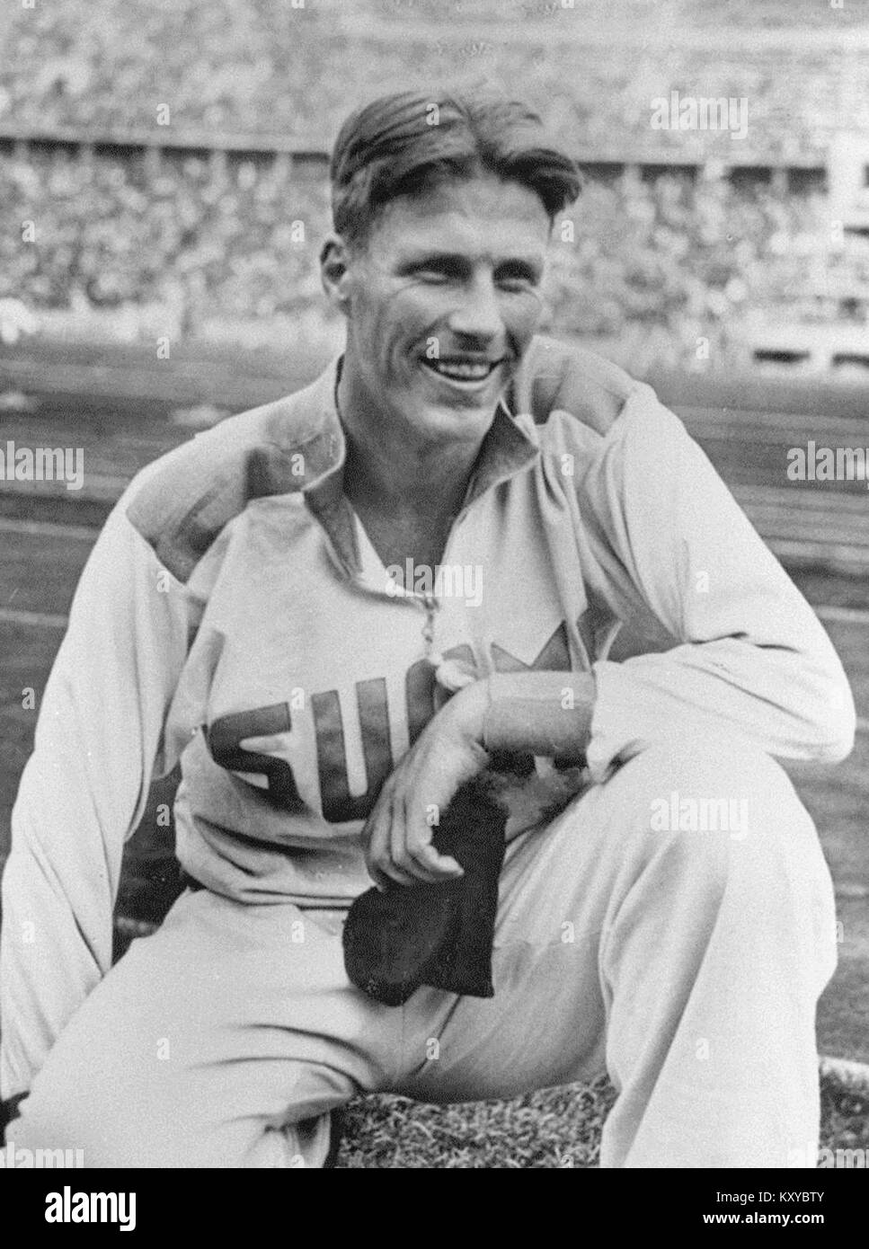 Ritratto dell'atleta finlandese Gunnar Häckert, scattato nel 1936, che riflette il suo significato storico come figura sportiva e il suo contributo all'atletica durante il periodo tra le due guerre. Foto Stock