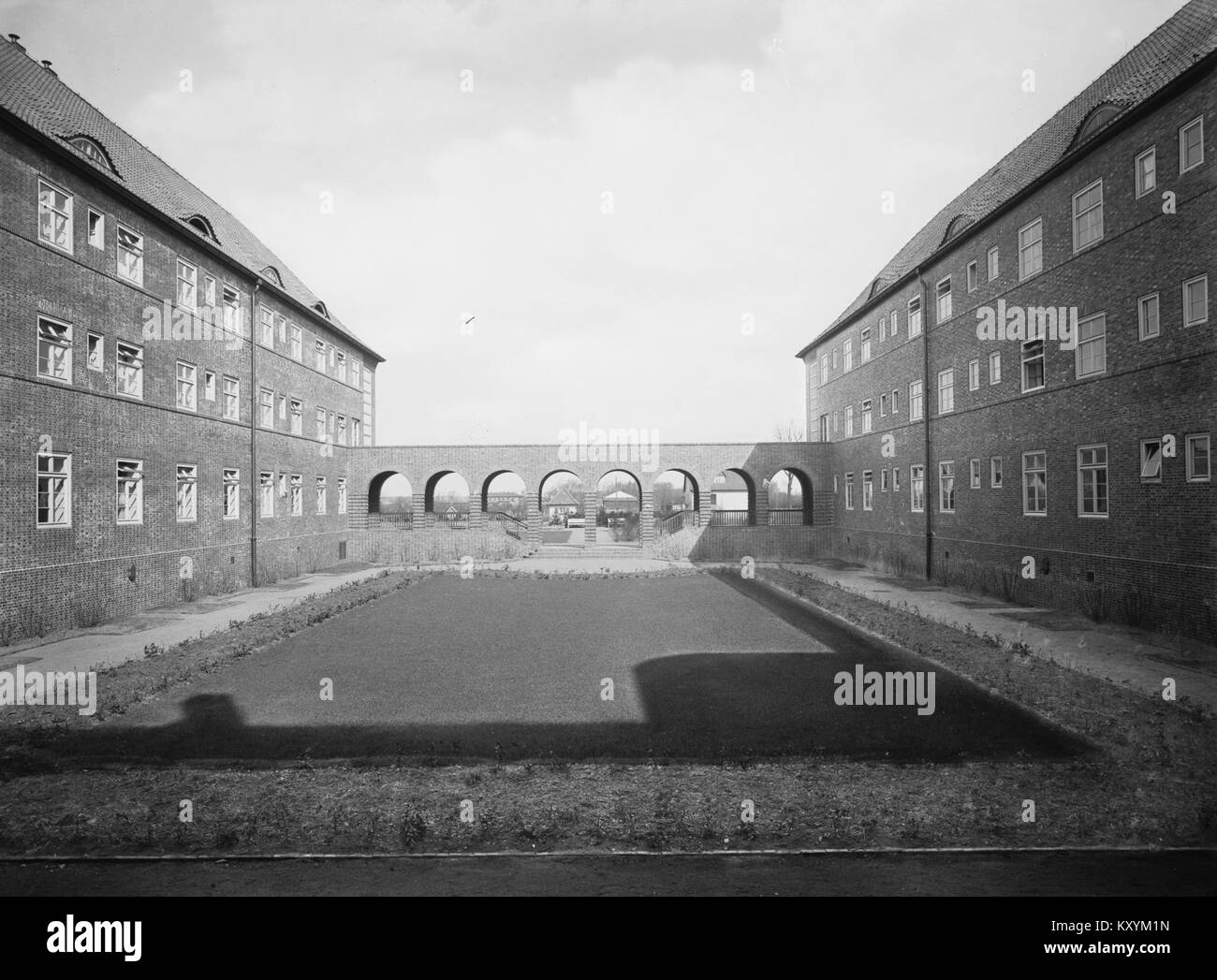 Altersheim Groß-Borstel in Germania è una struttura di assistenza per anziani, nota per la sua architettura e la fornitura di servizi per i residenti anziani, che riflette le infrastrutture sanitarie dei primi anni del XX secolo. Foto Stock