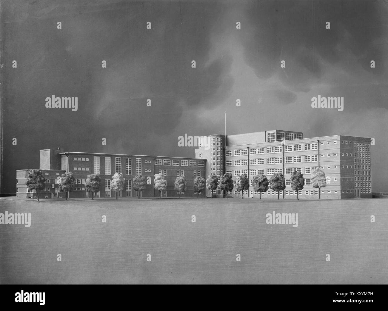 L'immagine raffigura un modello in scala di un edificio scolastico progettato per scopi di pianificazione educativa, che mostra i principi architettonici tipici della costruzione scolastica dell'inizio del XX secolo in Germania. Foto Stock