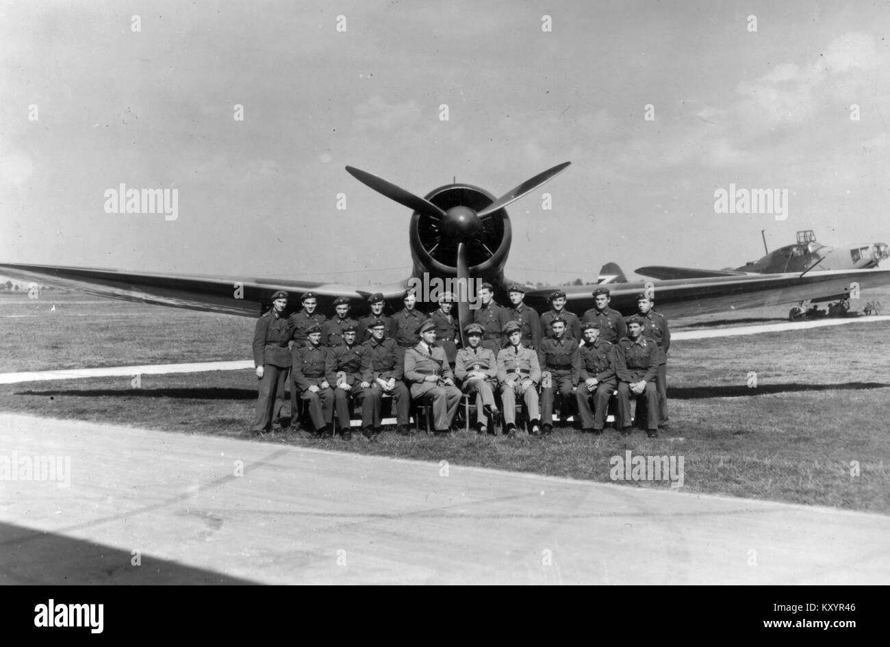 Heinkel He-70, un monoplano tedesco degli anni '1930 utilizzato per il trasporto militare e postale, noto per la sua velocità e il design aerodinamico. Foto Stock