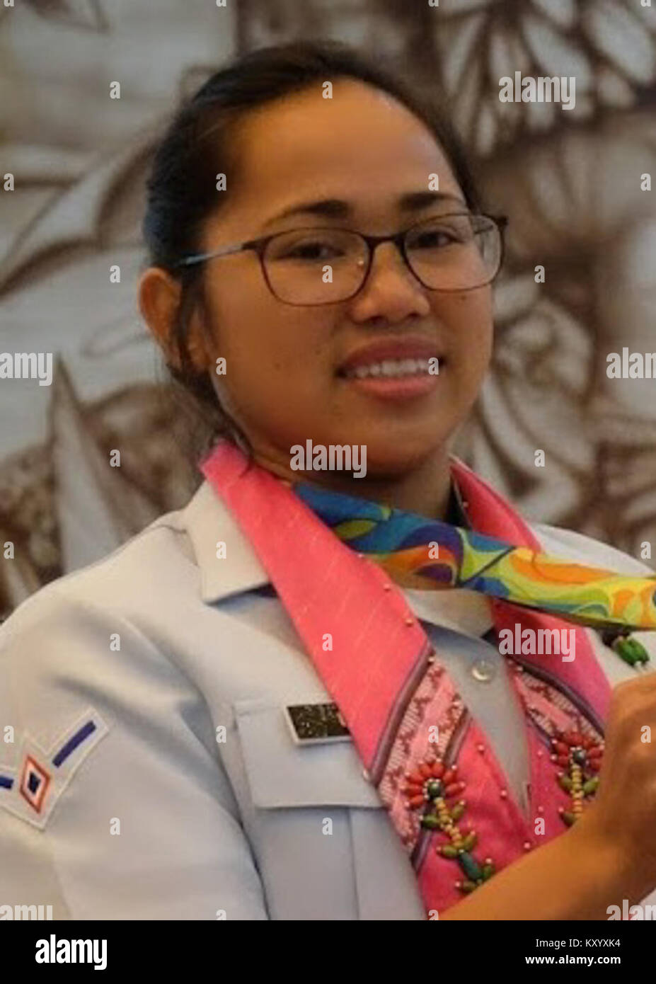 Hidilyn Diaz, sollevatore di pesi filippino, è raffigurata con la presidente Rodrigo Duterte che celebra la sua medaglia d'oro nel sollevamento pesi alle Olimpiadi di Tokyo 2020. Foto Stock