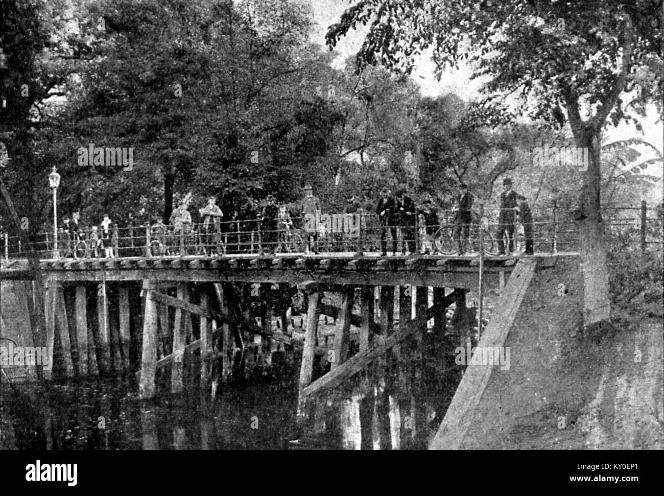 Questa immagine storica mostra il ponte Wipper ('HL Wipperbrücke') in Germania come apparve fino all'inizio del 1931, evidenziando il suo design strutturale e il suo significato regionale. Foto Stock