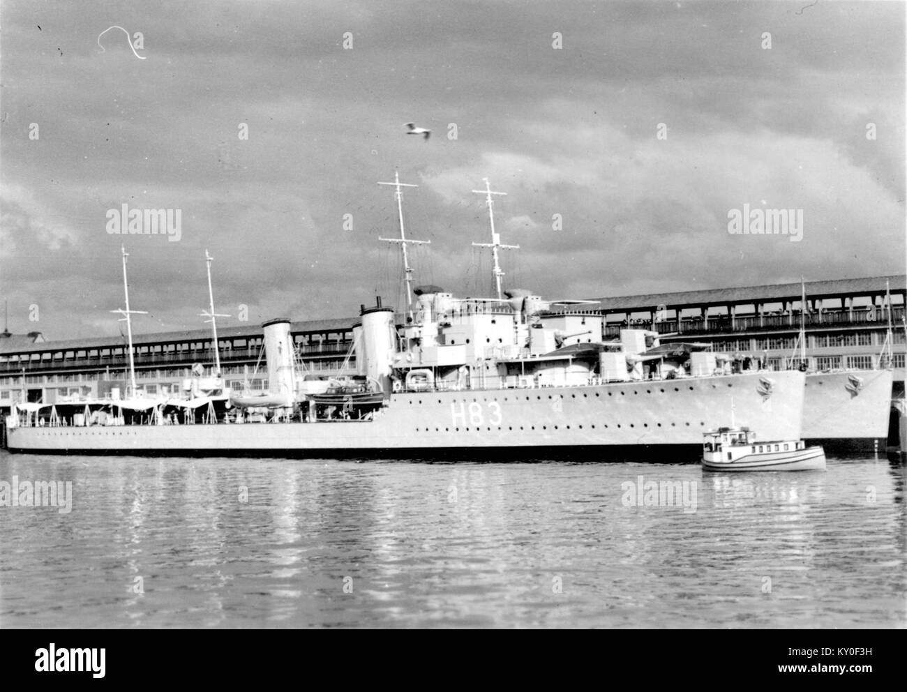 La nave HMCS St. Laurent (DDH 205) della Royal Canadian Navy era la nave principale di una nuova classe di cacciatorpediniere di scorta commissionata nel 1955, progettata per la guerra antisommergibile durante la Guerra fredda e basata sulle coste del Pacifico e dell'Atlantico del Canada prima di essere smantellata nel 1974. Foto Stock