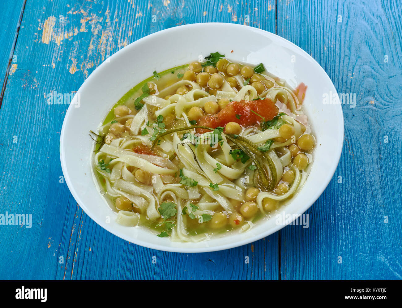 Oshi burida - Tajik minestra di ceci e tagliatelle Foto Stock