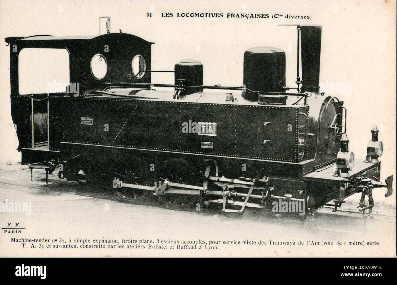 Una fotografia storica della locomotiva francese-tender n.. 32 utilizzato nei Tramways de l’Ain, che mostra il design compatto del motore a vapore impiegato per il trasporto regionale di passeggeri e merci nella Francia del tardo XIX secolo. Foto Stock