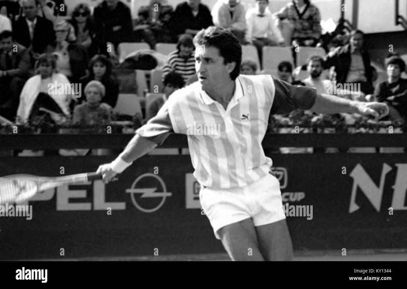 Un ritratto del tennista Florin Segarceanu, che mostra la sua carriera e i suoi successi nel tennis professionistico negli anni '1990 Foto Stock