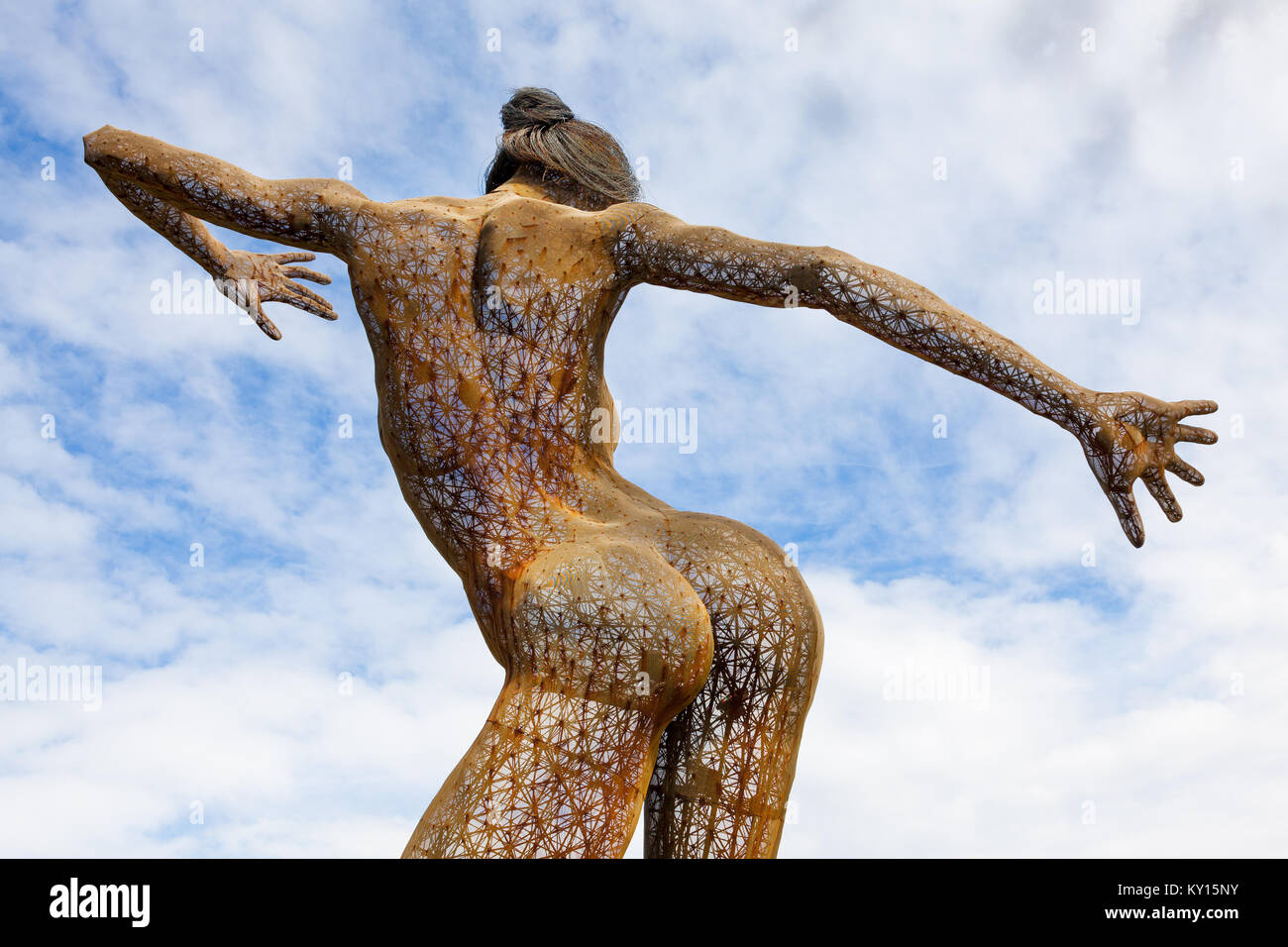 SAN FRANCISCO-ott 21:40-piede scultura di maglia di una donna chiamata Bliss Dance per artista Marco Cochrane sull'Isola del Tesoro di San Francisco il Ott. 21,2012 Foto Stock