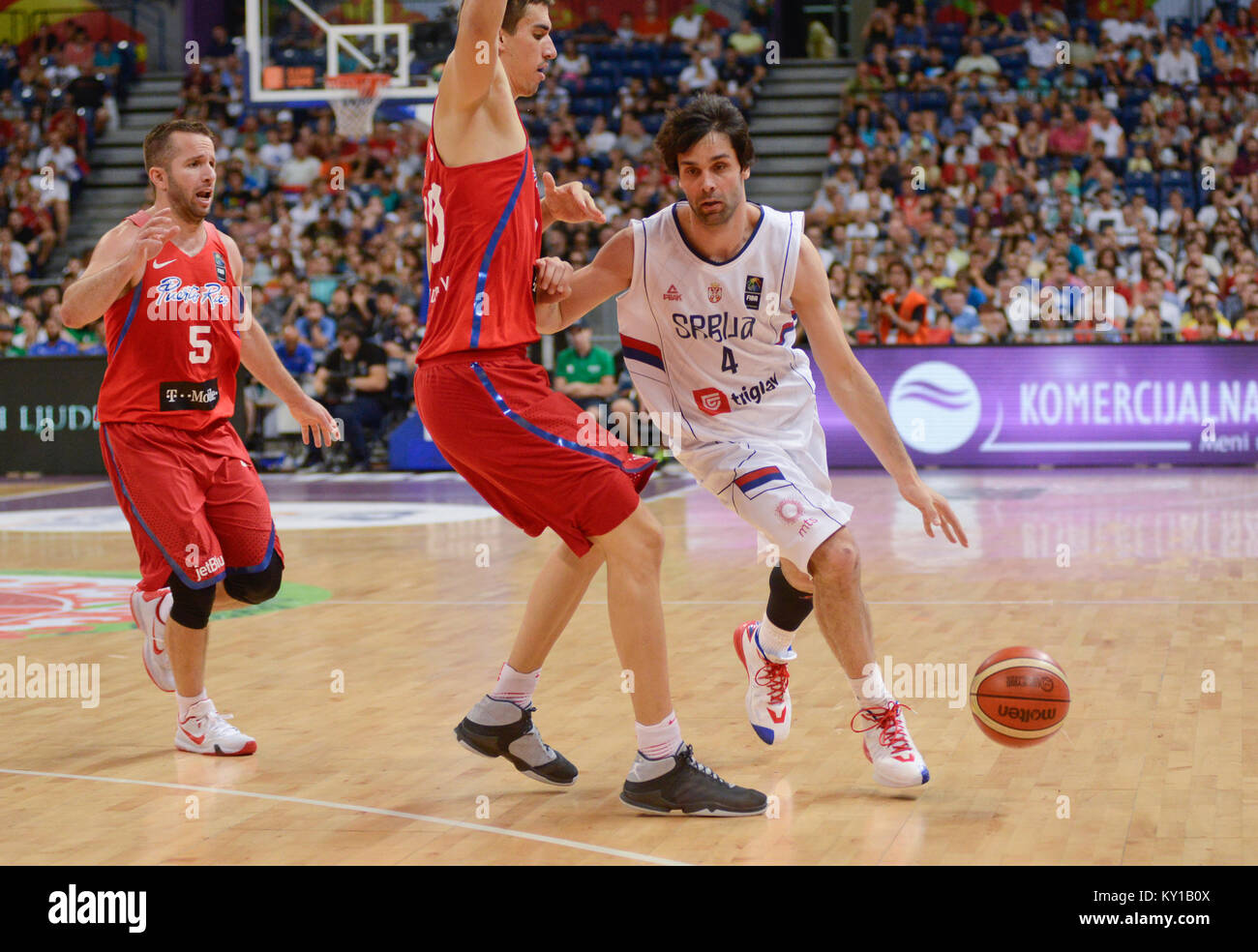 MILOS Teodosic ha commesso l'offesa per la squadra nazionale di pallacanestro serba. Torneo OQT di FIBA, Belgrado 2016 Foto Stock