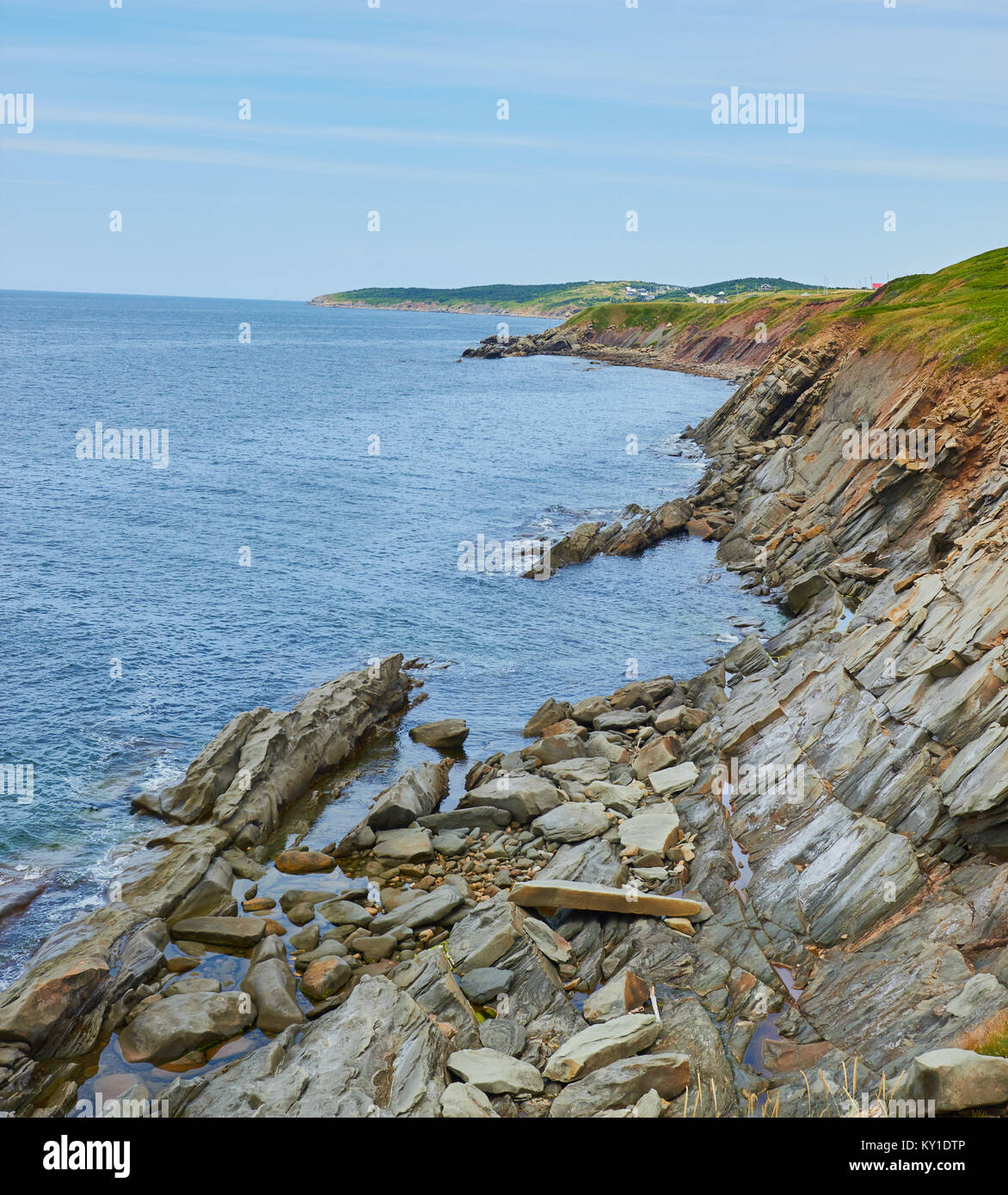 Rocky robusto golfo di St Lawrence sulla costa occidentale di Cape Breton Island, Nova Scotia, Canada Foto Stock