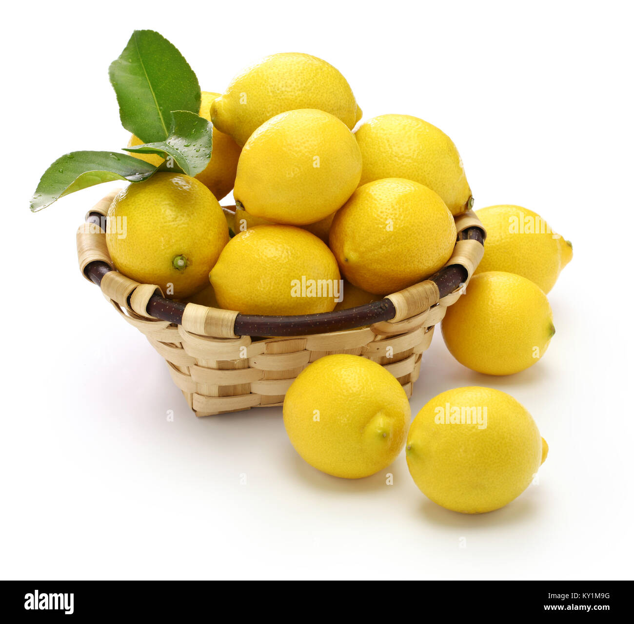 Pesticida organico libero limoni isolati su sfondo bianco Foto Stock