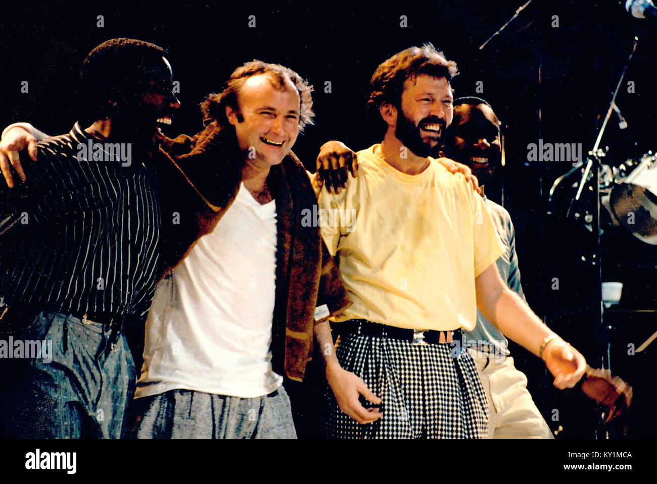 Eric Clapton e Phill Collins, Nathan East, Greg Phillinganes, a Madison Square Garden NY 4/27/87 foto Michael Brito Foto Stock