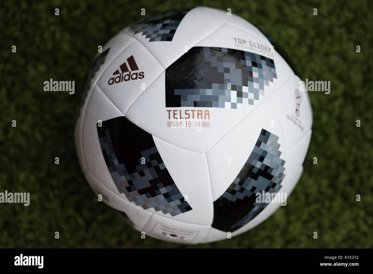 Gazzetta Matchball per la Coppa del Mondo FIFA 2018. Adidas Telstar Football. Foto Stock