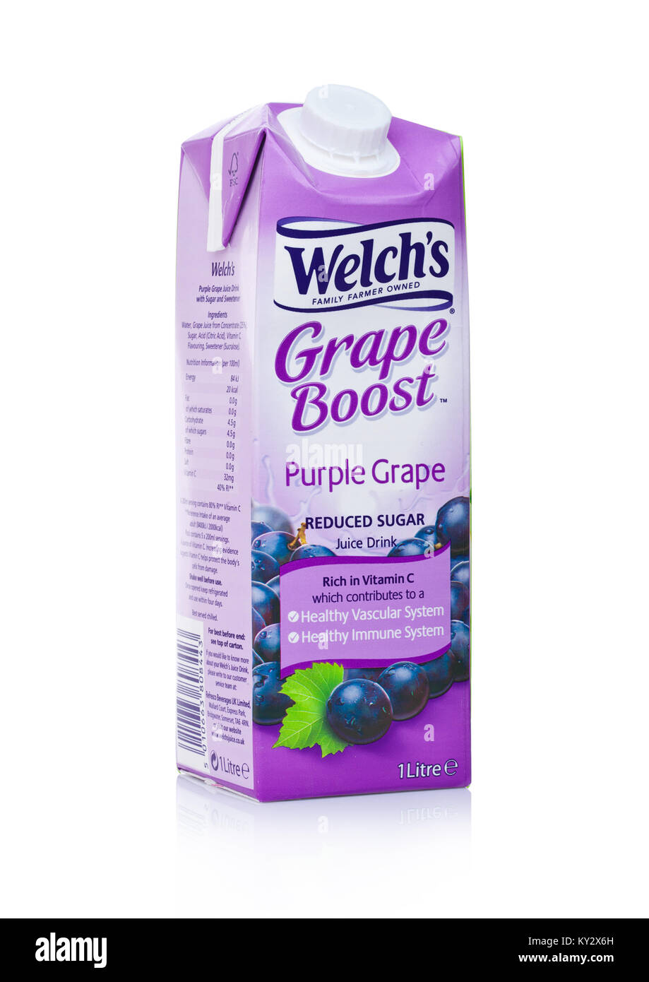 LONDON, Regno Unito - 02 gennaio 2018: Pack di Welch's uva viola Boost succo d'uva su sfondo bianco.Welch Food Inc. è di proprietà dell'uva nazionale Coope Foto Stock