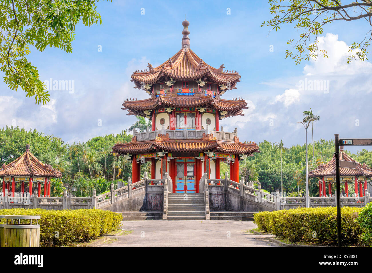 Edificio tradizionale in un parco in Taipei, Taiwan Foto Stock