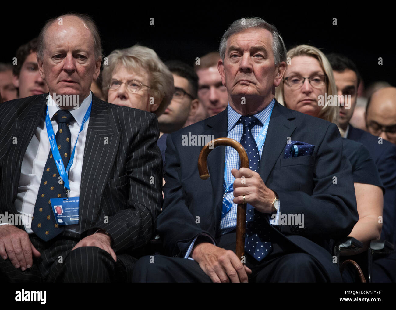 I delegati a guardare il Segretario di Stato per la cultura e i mezzi di informazione e lo Sport John Whittingdale MP, rivolgendosi ai delegati il secondo giorno del partito conservatore conferenza annuale a Manchester. La conferenza ha avuto luogo tra il 4-7 ottobre e che è stato il primo dato che i conservatori hanno vinto i 2015 elezioni generali britanniche. Foto Stock