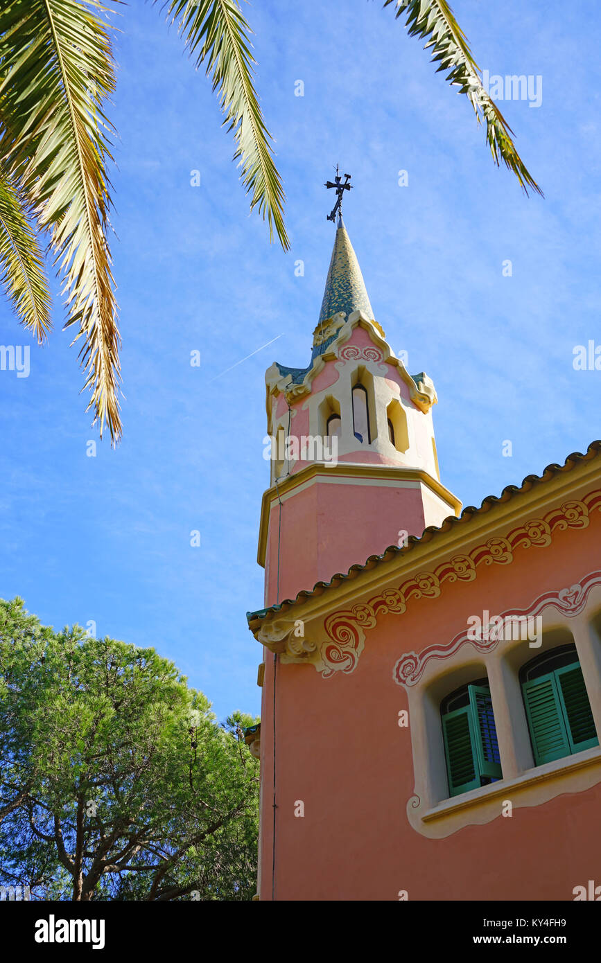 Vista della casa di Gaudi museo, situato nel Parco Guell di Barcellona, in Catalogna. È stata la residenza di architetto Antoni Gaudi. Foto Stock