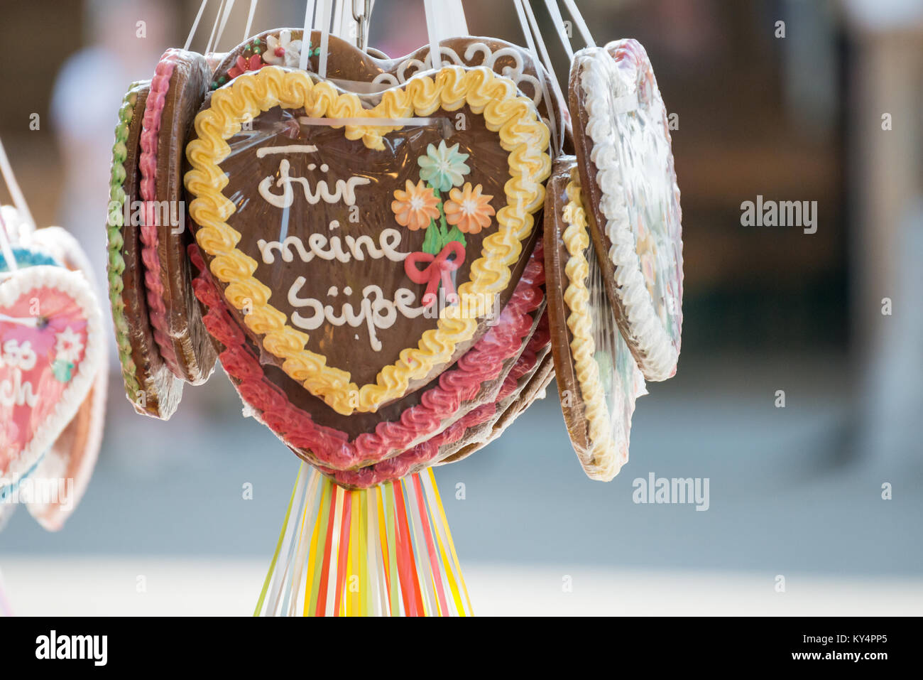 Gingerbread cuore a un festival di musica popolare con parole tedesche - per la mia dolce metà, Germania Foto Stock