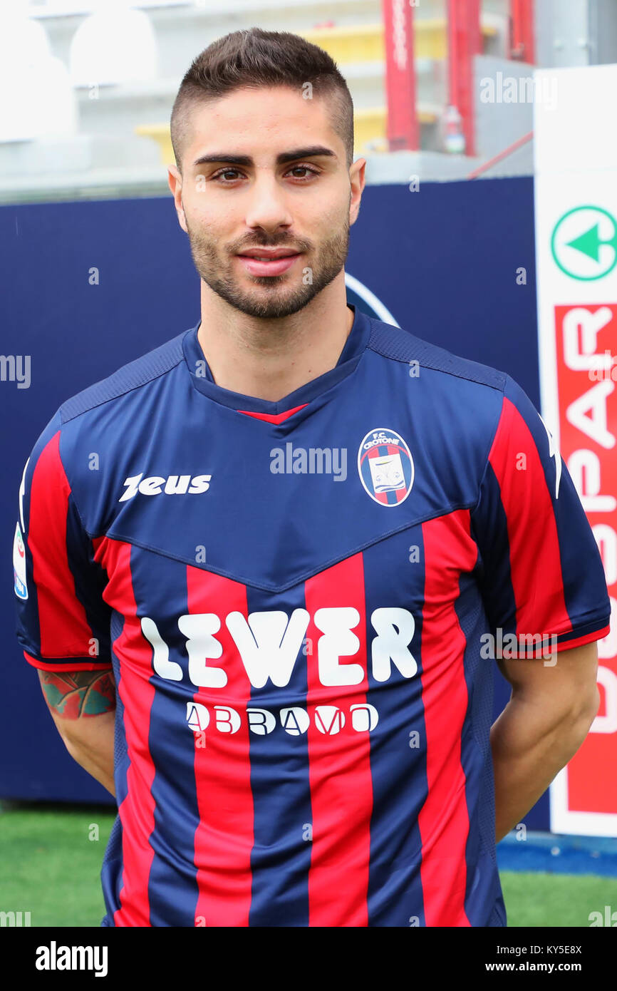 Crotone, Marco Capuano arriva a Crotone il calcio proveniente da Cagliari. Nella foto di Marco Capuano. 12/01/2018, Crotone, Italia Foto Stock