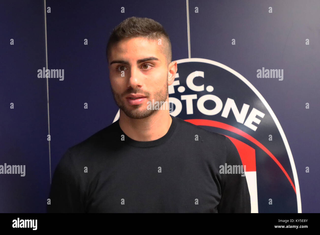 Crotone, Marco Capuano arriva a Crotone il calcio proveniente da Cagliari. Nella foto di Marco Capuano. 12/01/2018, Crotone, Italia Foto Stock