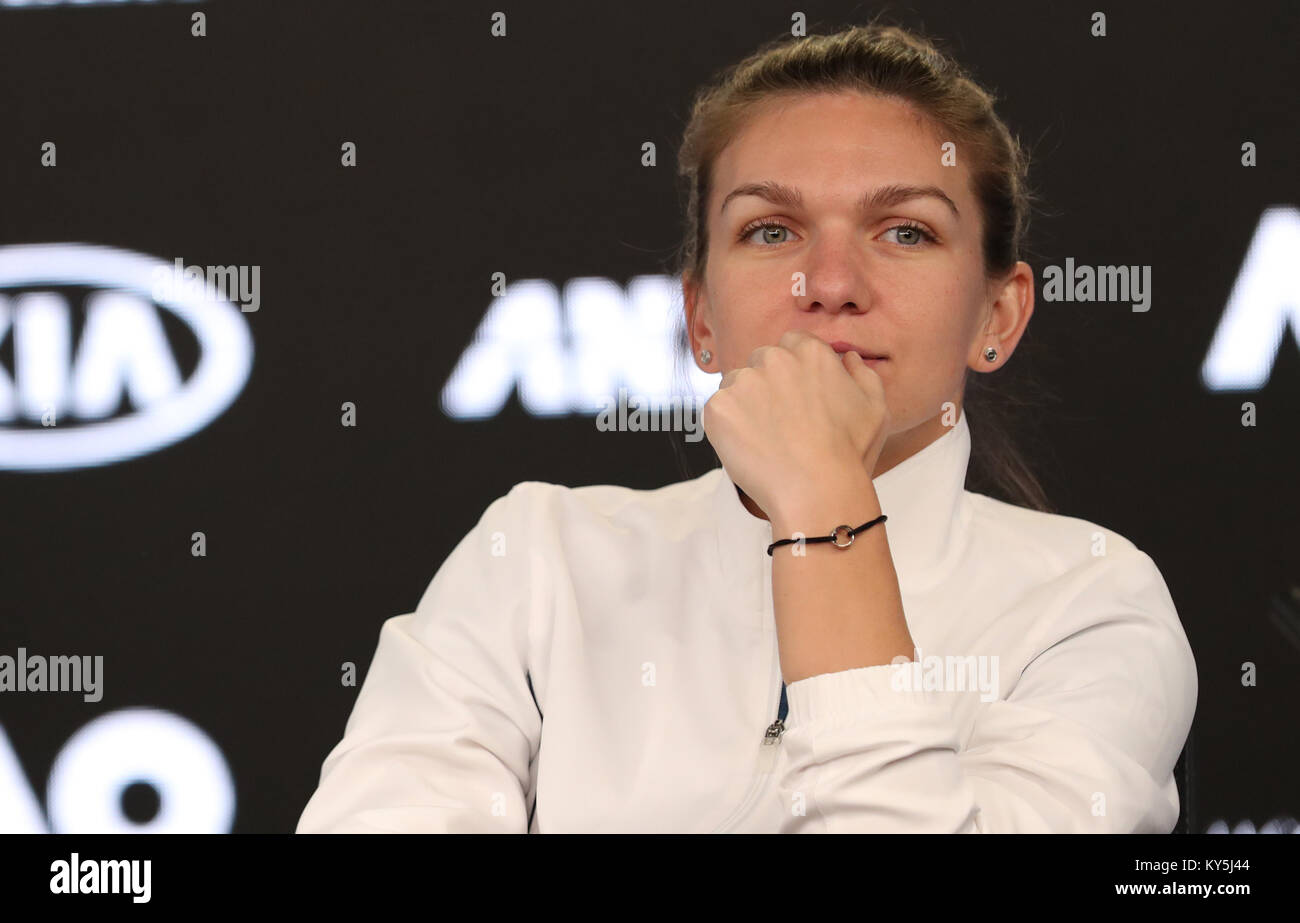 Melbourne, Australia. Xiii gen, 2018. Simona Halep di Romania assiste la conferenza stampa in anticipo degli Australian Open 2018 a Melbourne, Australia, Gennaio 13, 2018. Credito: Bai Xuefei/Xinhua/Alamy Live News Foto Stock