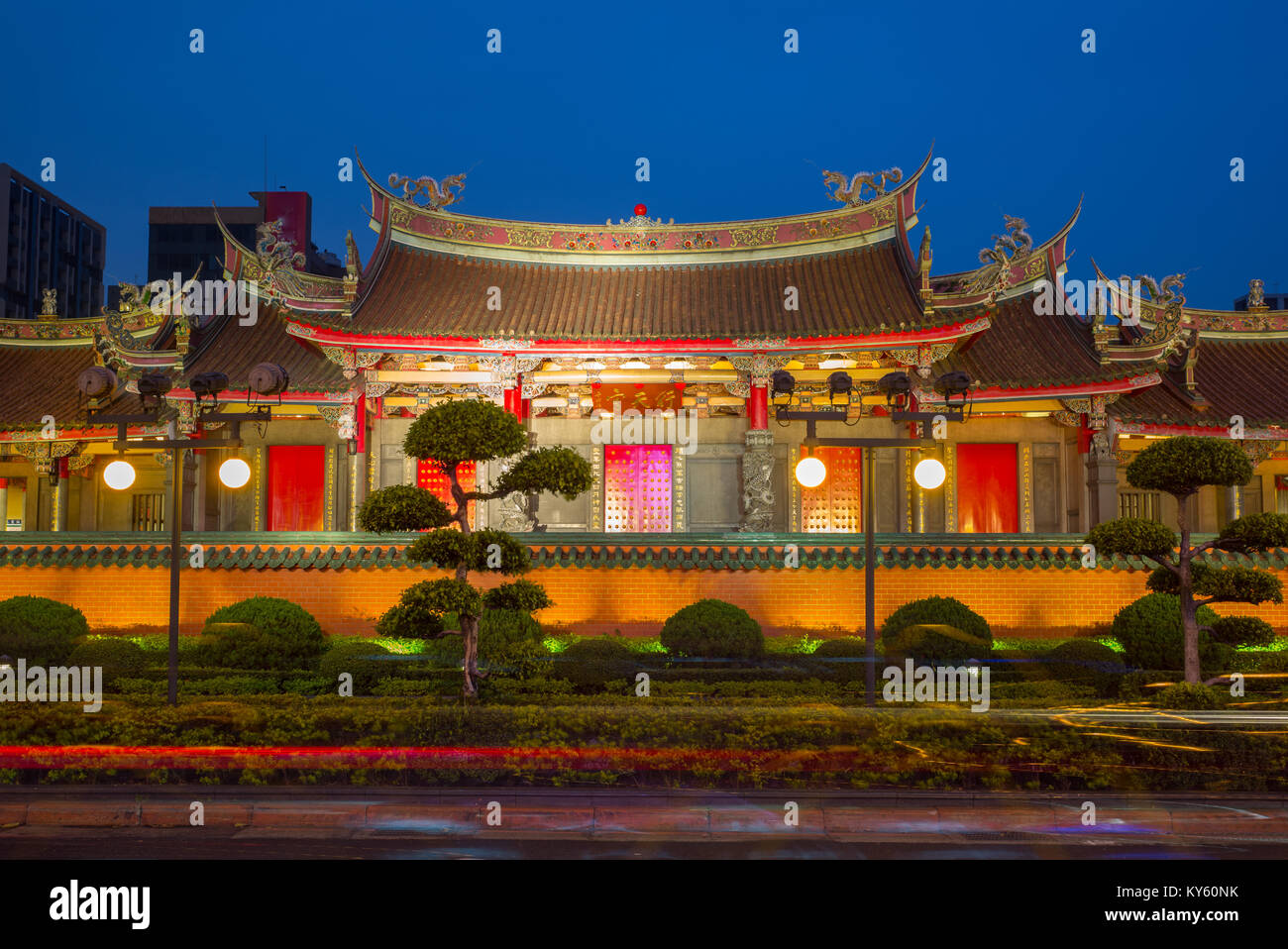 Hsing Tian Kong in Taipei di Notte Foto Stock