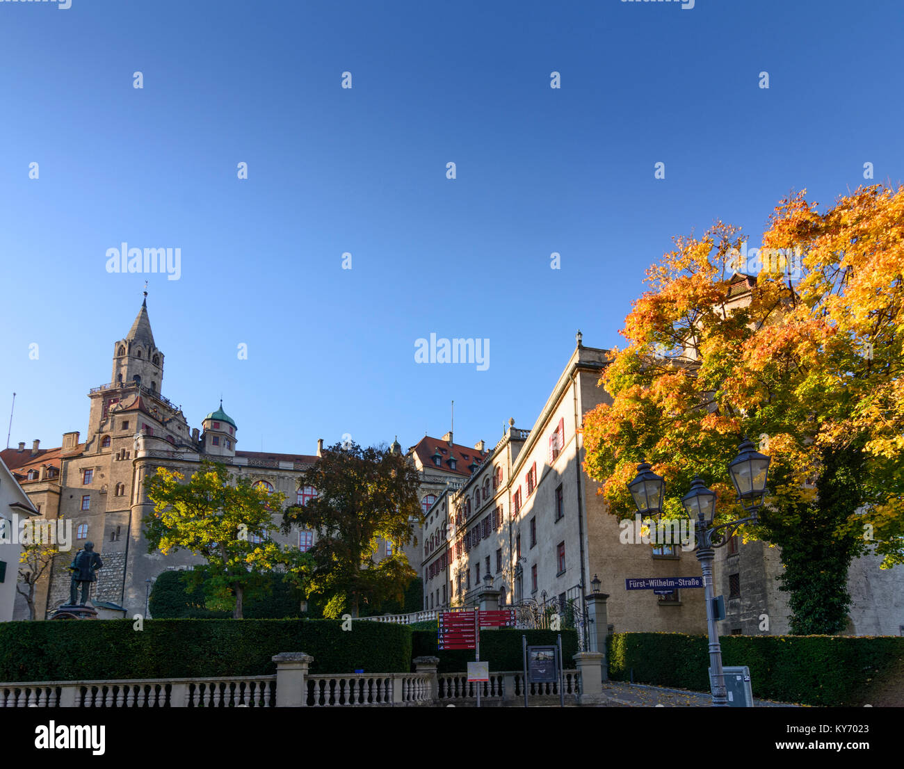 Per Sigmaringen: Città vecchia, castello Schloss Sigmaringen, Schwäbische Alb, Svevo, Baden-Württemberg, Germania Foto Stock