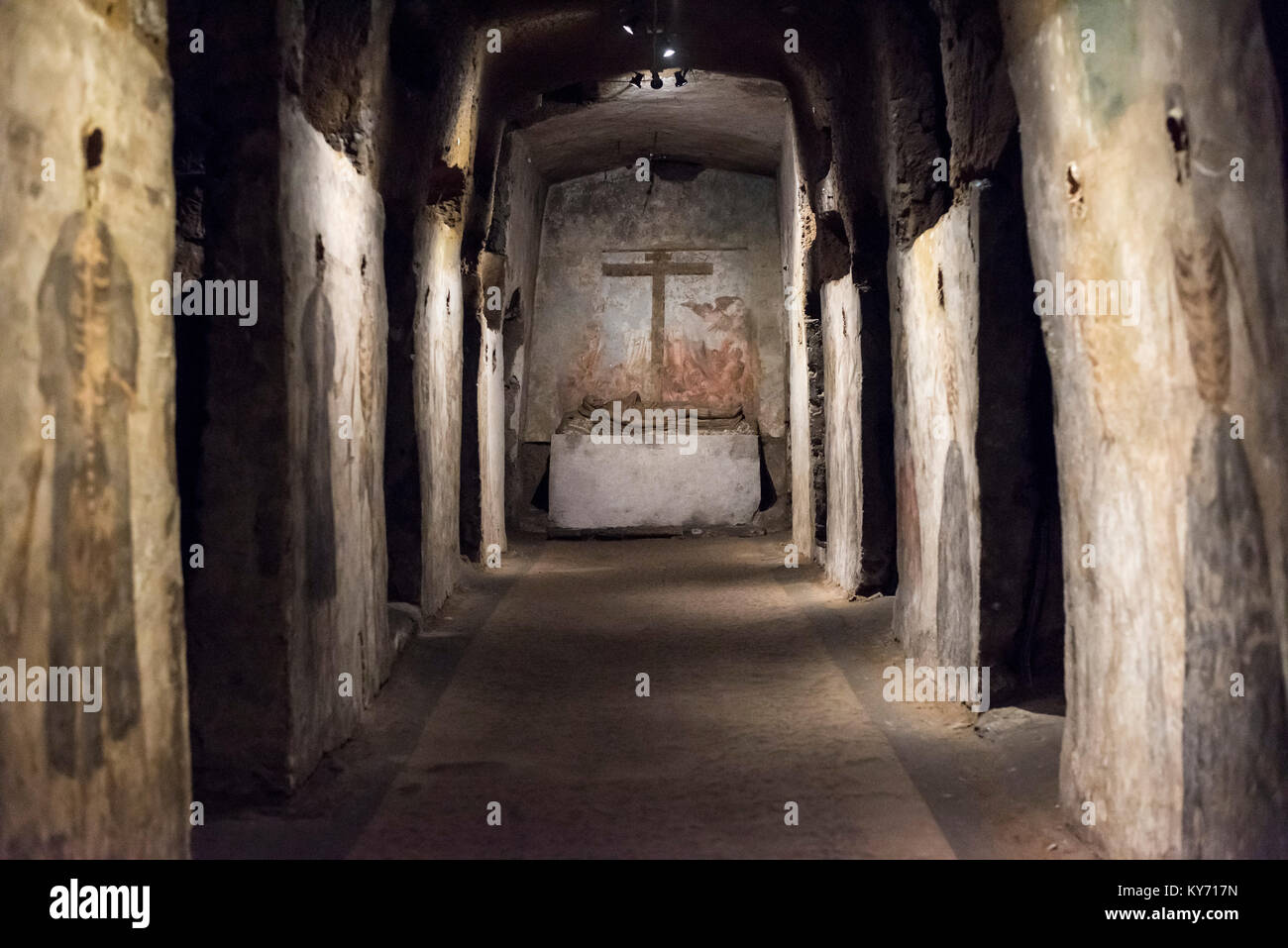 Napoli. L'Italia. Catacombe di San Gaudioso. (Catacombe di San Gaudiosus), un sotterraneo paleo-cristiana sepoltura sito (4th-5secolo). Affreschi del dolore Foto Stock