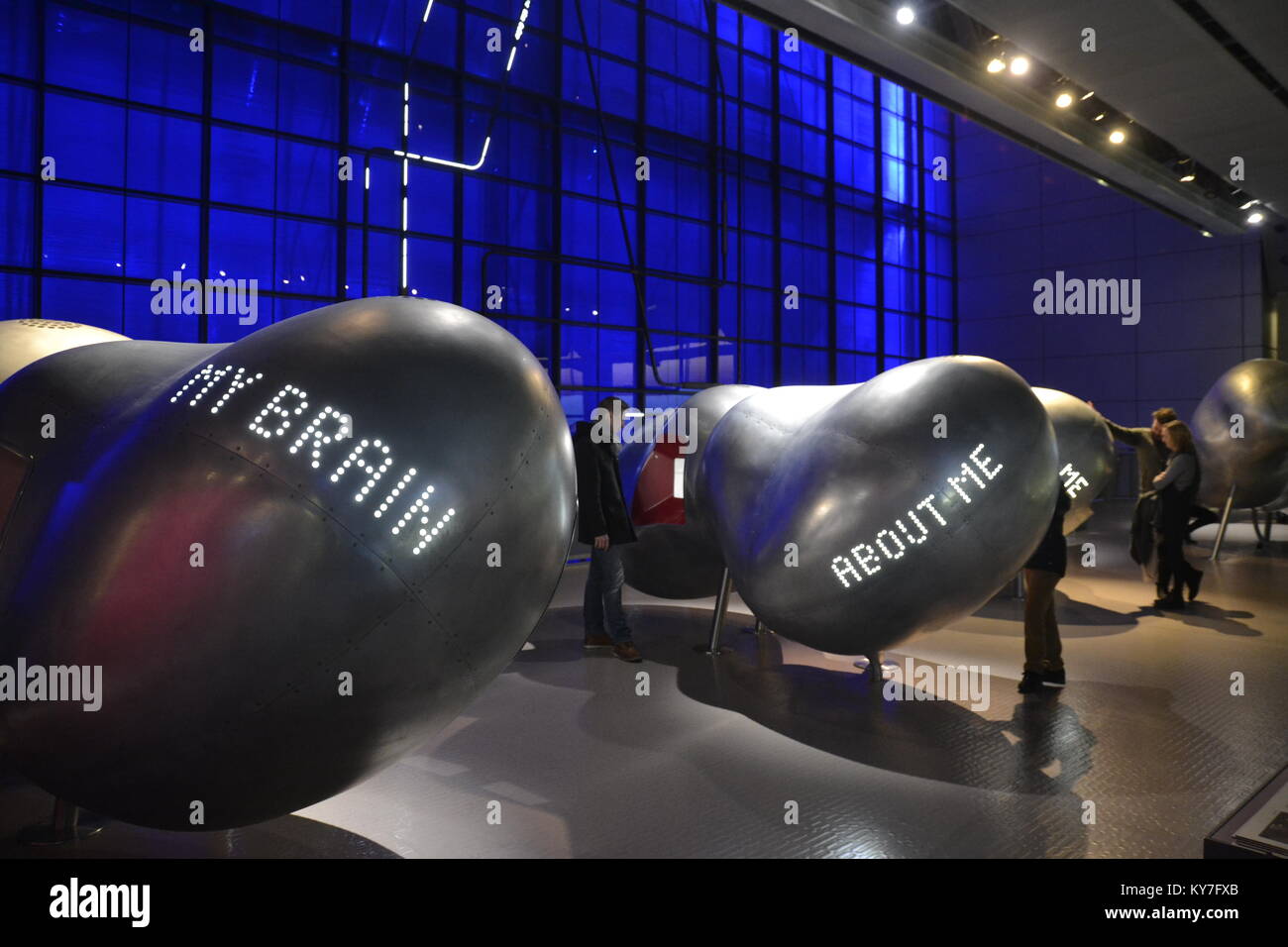 Sala espositiva sulla biologia umana e la medicina presso il Science Museum, Londra, Regno Unito Foto Stock