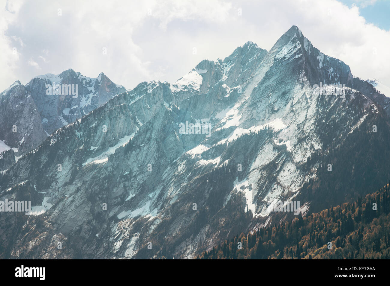 Montagne Rocciose gamma paesaggio di picco viaggio estivo natura selvaggia scenic Foto Stock