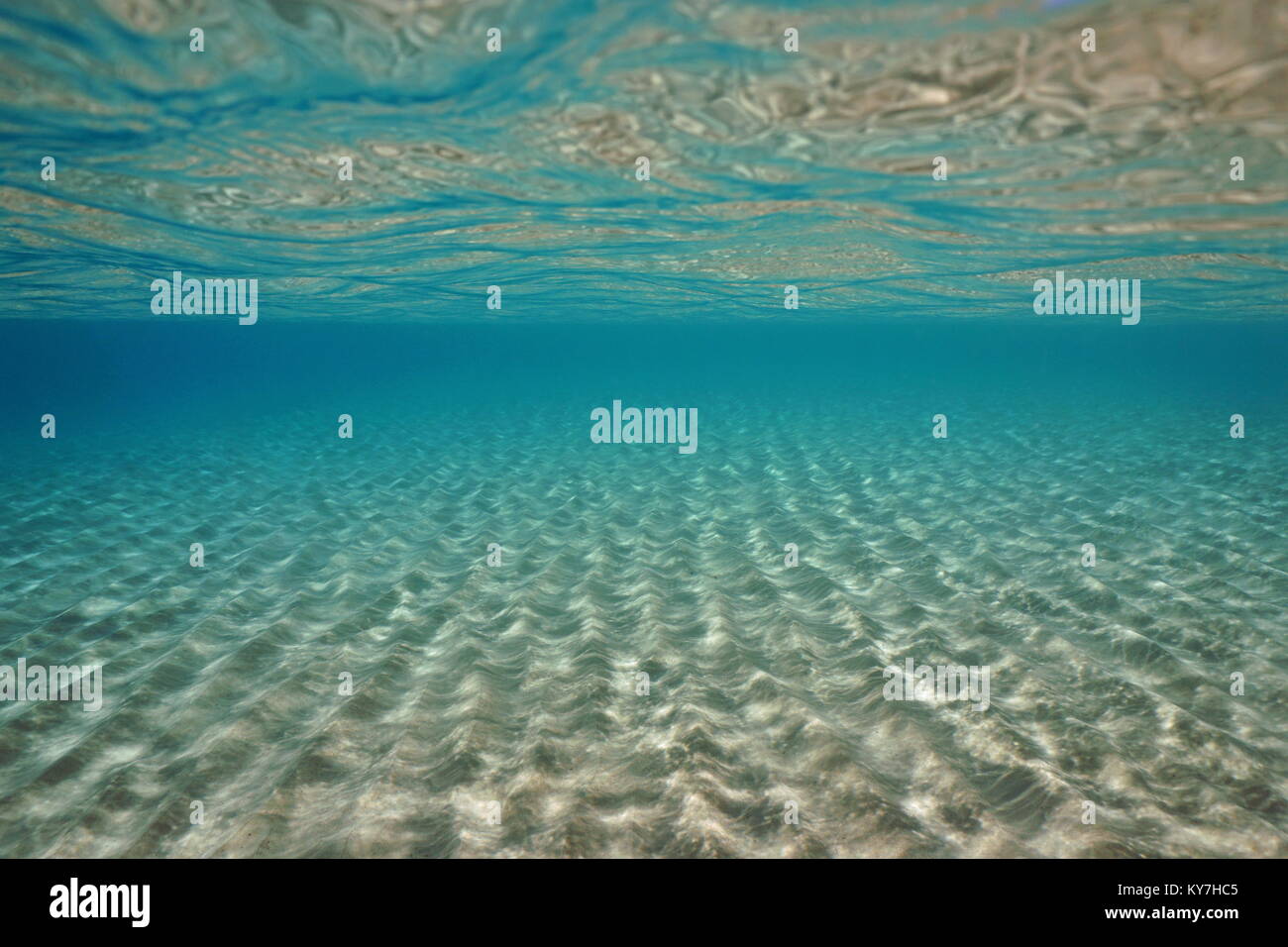 Subacquea di sabbia sotto la superficie del mare Mediterraneo, scenario naturale, Spagna Foto Stock