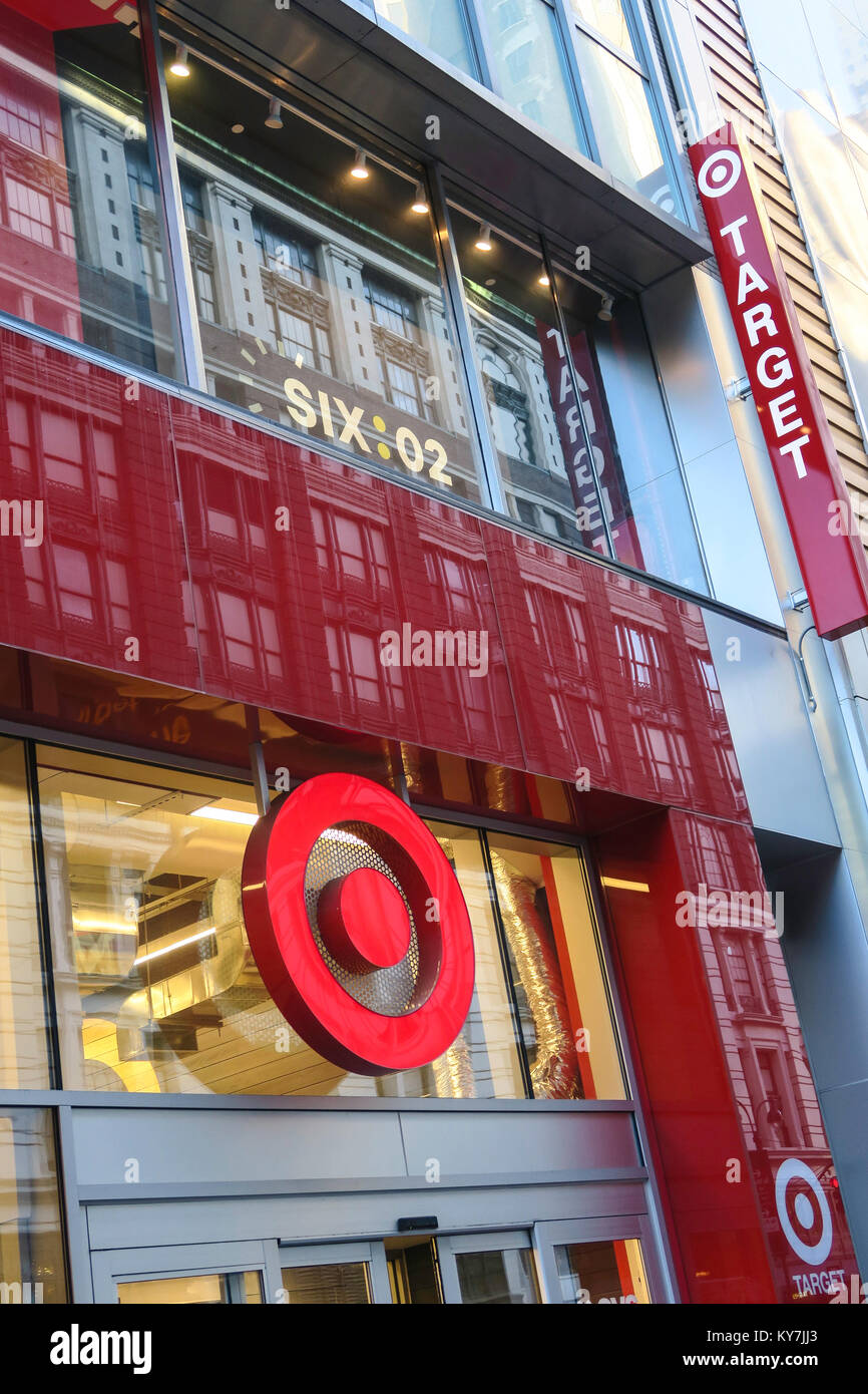 Herald Square Target Storefront su West 34th Street, New York, Stati Uniti Foto Stock