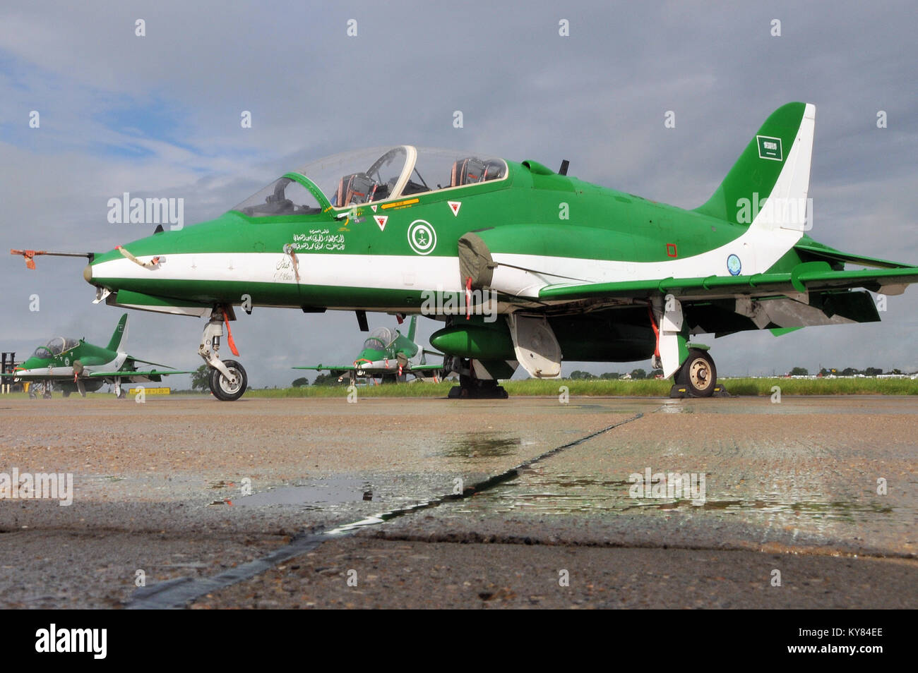 La Saudi i falchi sono un BAE Hawk aereo jet dotato Royal Saudi Air Force aerobatic team. Visitare il Regno Unito. Visualizzazione aria team. Team Airshow Foto Stock