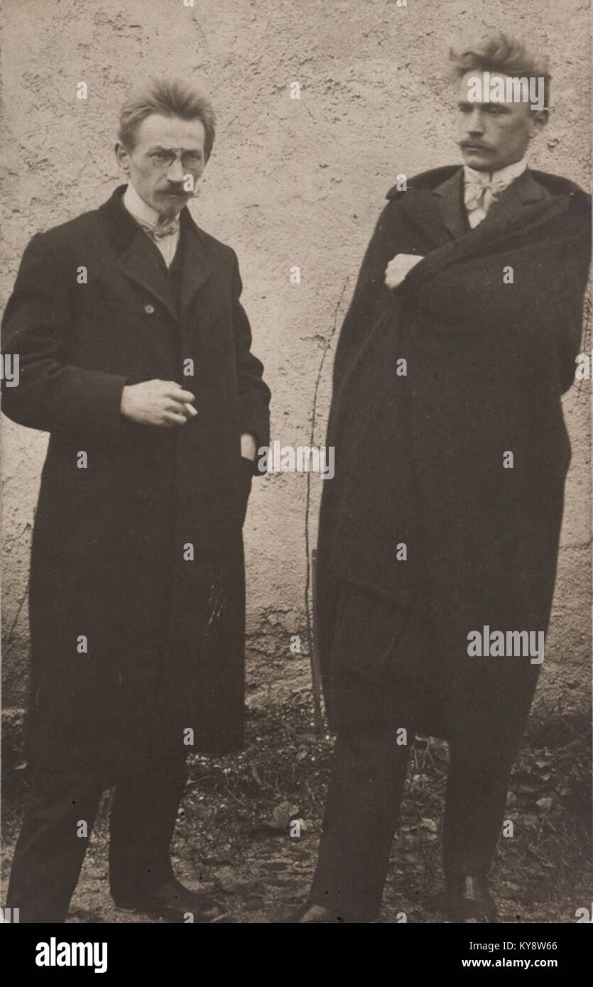 Oton Zupancic e Cvetko Golar furono attivi all'inizio del XX secolo (1908-1913), contribuendo alla vita culturale e intellettuale della loro regione. Foto Stock