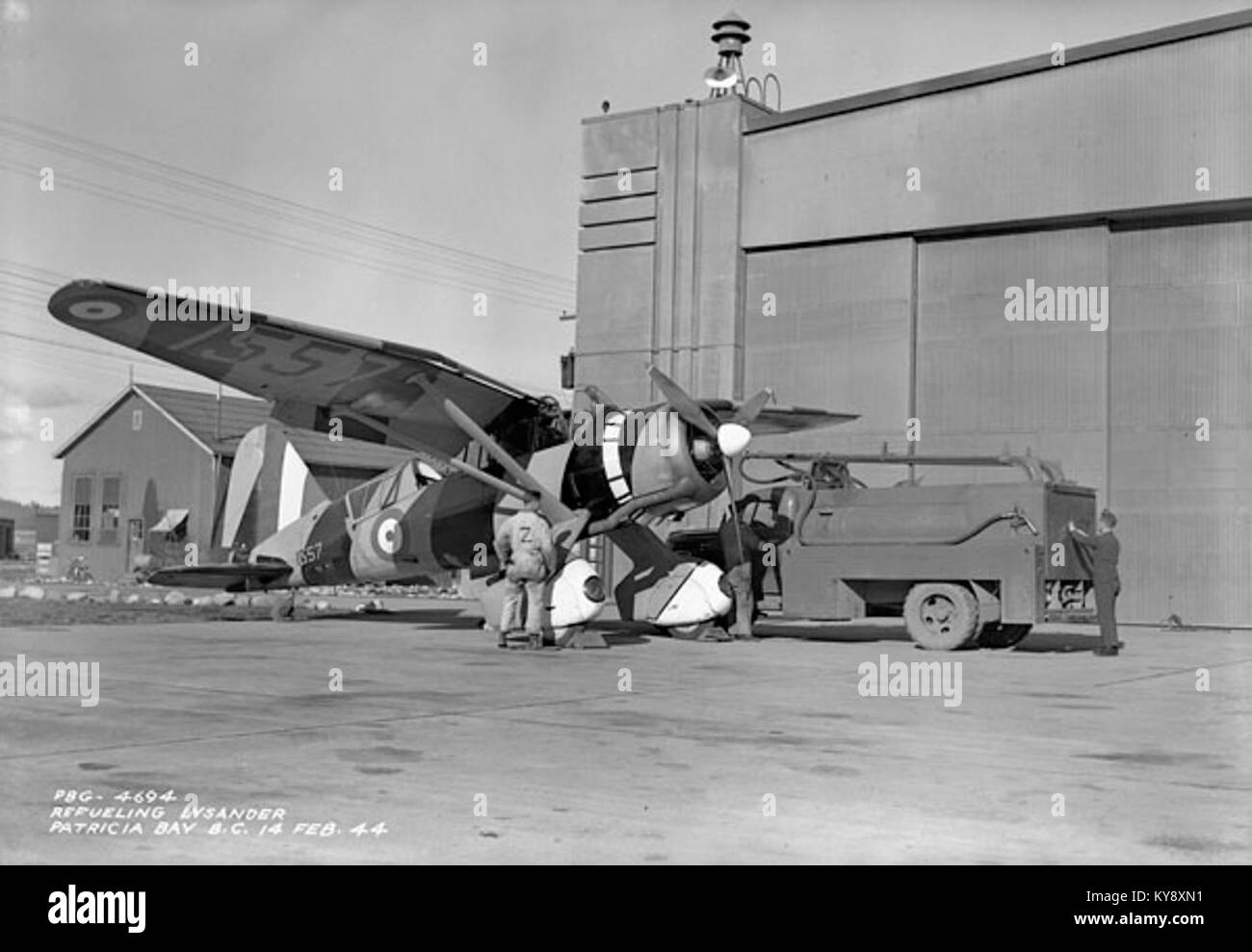 Westland Lysander IIT, aereo 1557 del No.3 OTU RCAF, operò come rimorchiatore bersaglio a Patricia Bay, Columbia Britannica, nel febbraio 1944, mostrando l'aviazione militare durante la seconda guerra mondiale. Foto Stock