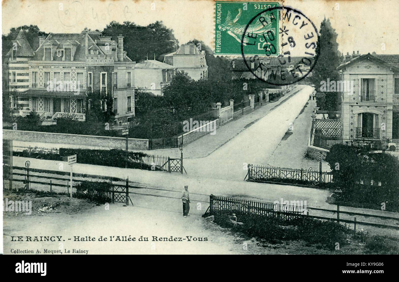 Una fotografia storica della fermata Moquet a le Raincy, in Francia, che mostra le infrastrutture di trasporto pubblico e lo sviluppo urbano dei primi anni del XX secolo. Foto Stock