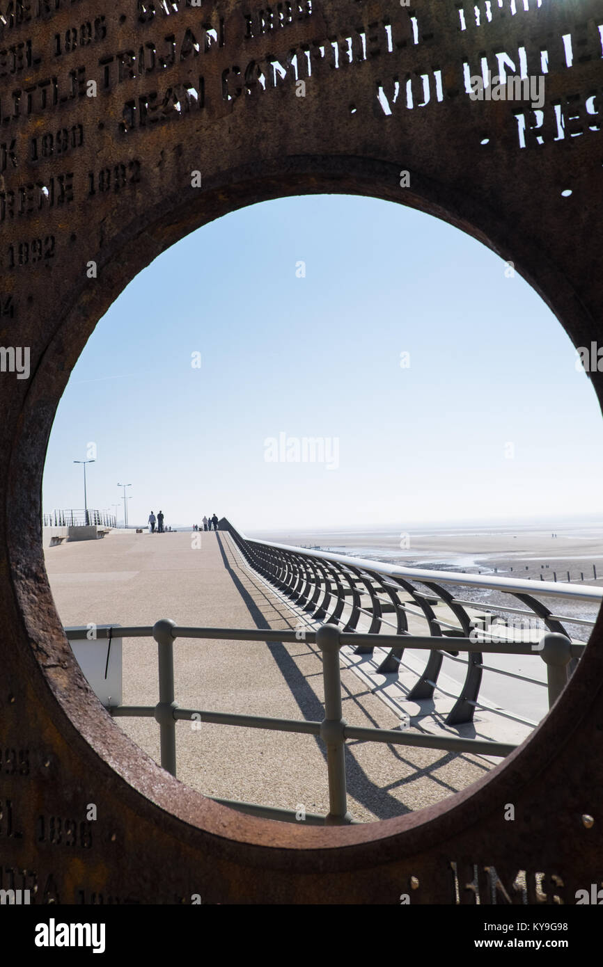 'Shipwrecks"; Cleveley pubblica del sentiero d'arte Lancashire Inghilterra 8.4.17 Foto Stock