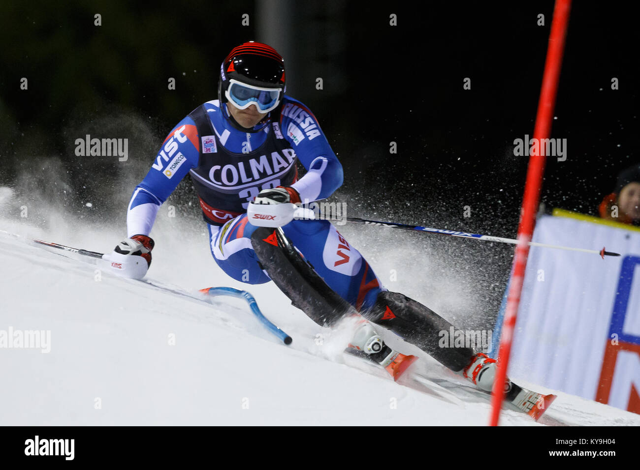 Madonna di Campiglio, Italia 22 dicembre 2017. TRIKHICHEV Pavel (Rus) competere nel Audi FIS Coppa del Mondo di Sci Alpino Slalom Speciale maschile su 3Tre Foto Stock