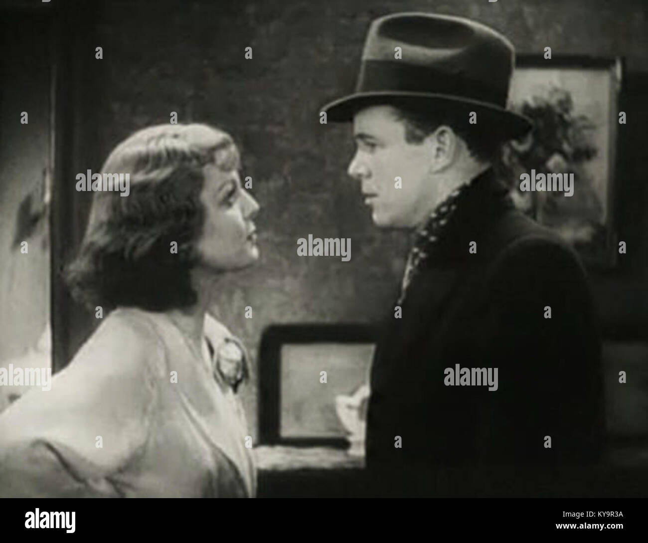 "She Have to Say Yes" è un film statunitense pre-Code del 1933, e questo trailer mostra i temi e le performance. Foto Stock