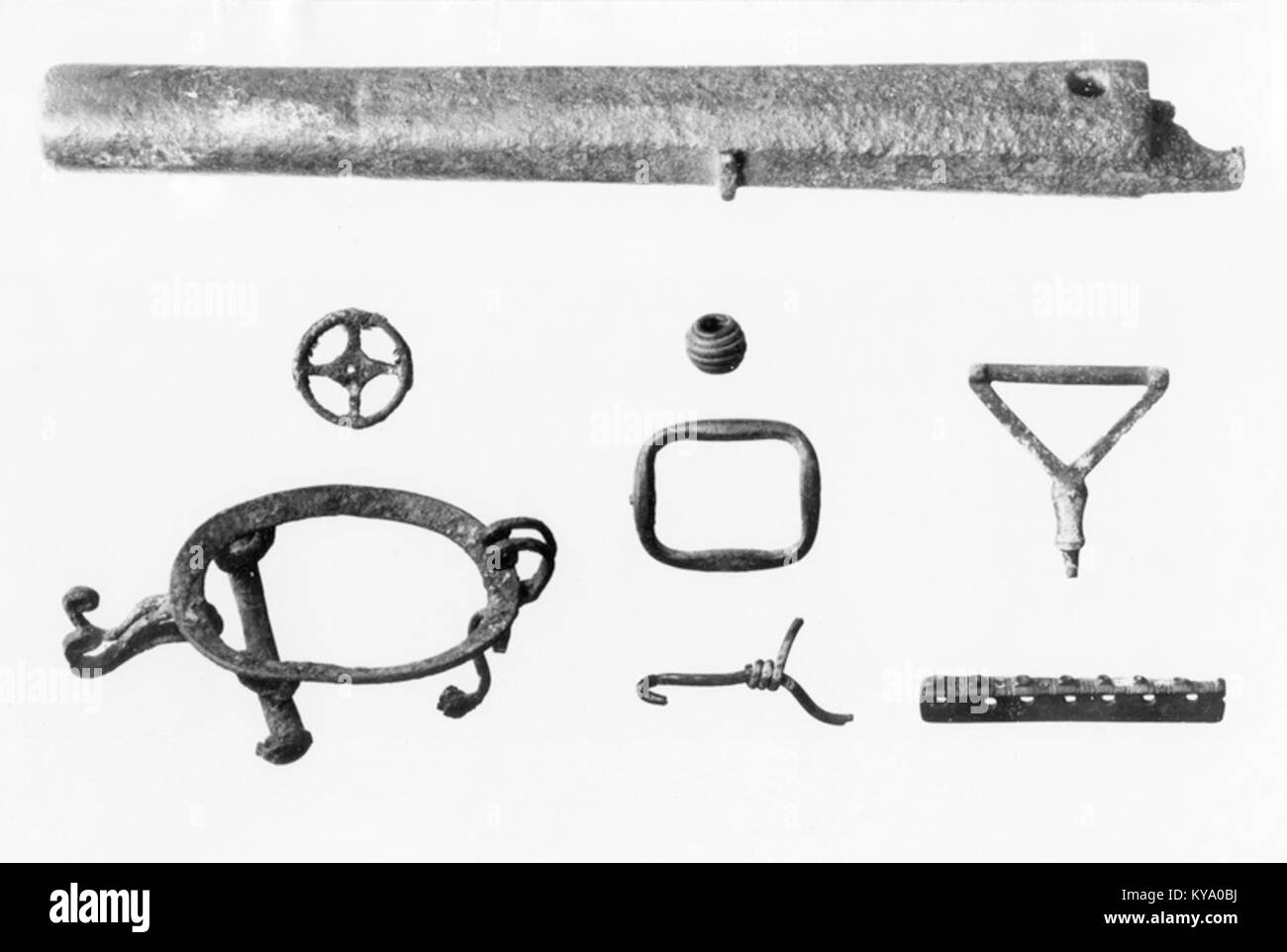 Sandviks Gård a Järfälla, in Svezia, è un sito archeologico dove sono stati scoperti manufatti dell'età del bronzo nel 1885, che fornisce informazioni sull'insediamento preistorico e sulla cultura. Foto Stock