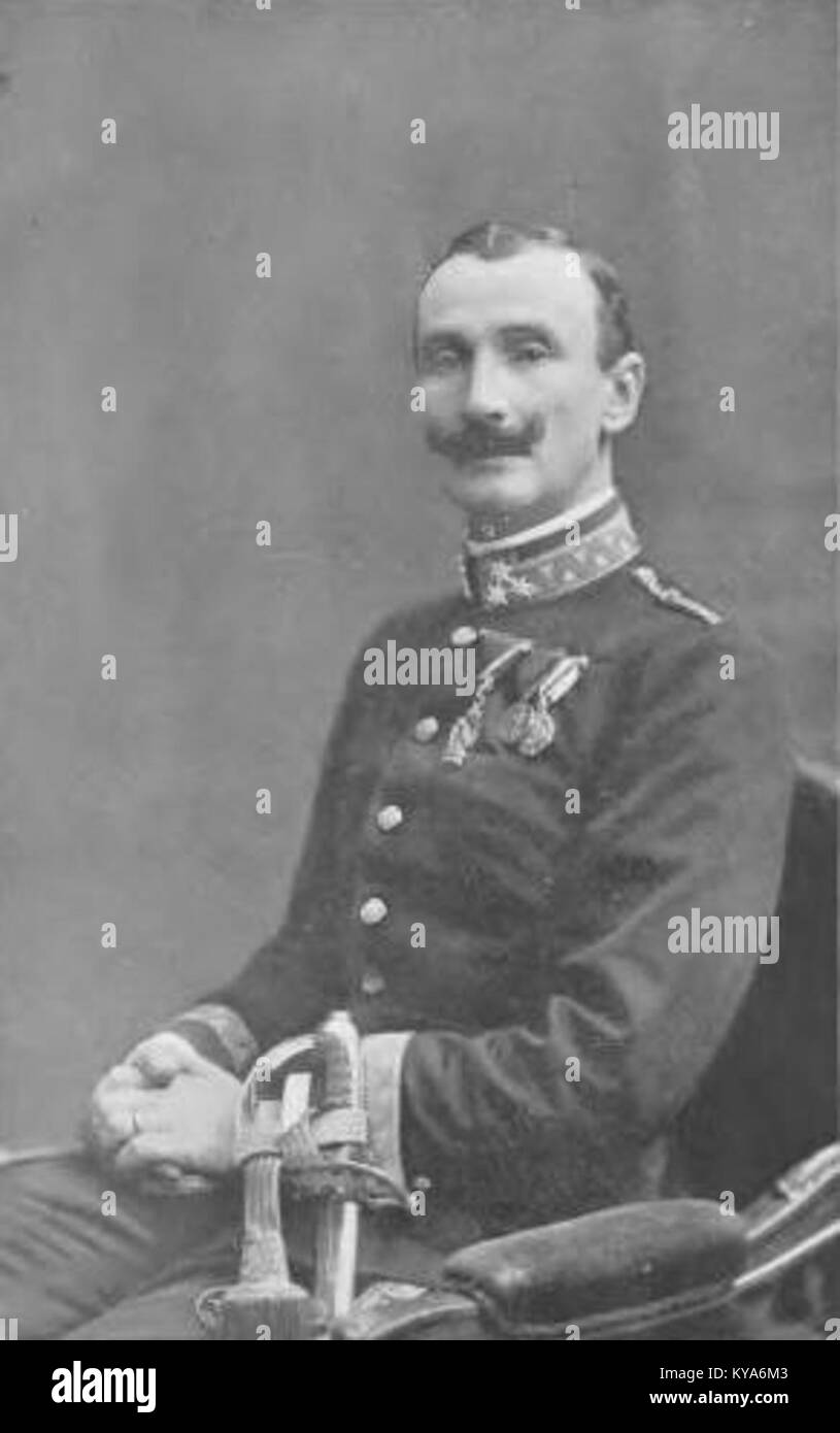 Un ritratto di Tadeusz Rozwadowski nel 1910, che mostra l'ufficiale militare polacco noto per il suo servizio e contributi alla difesa nazionale e alla storia militare. Foto Stock