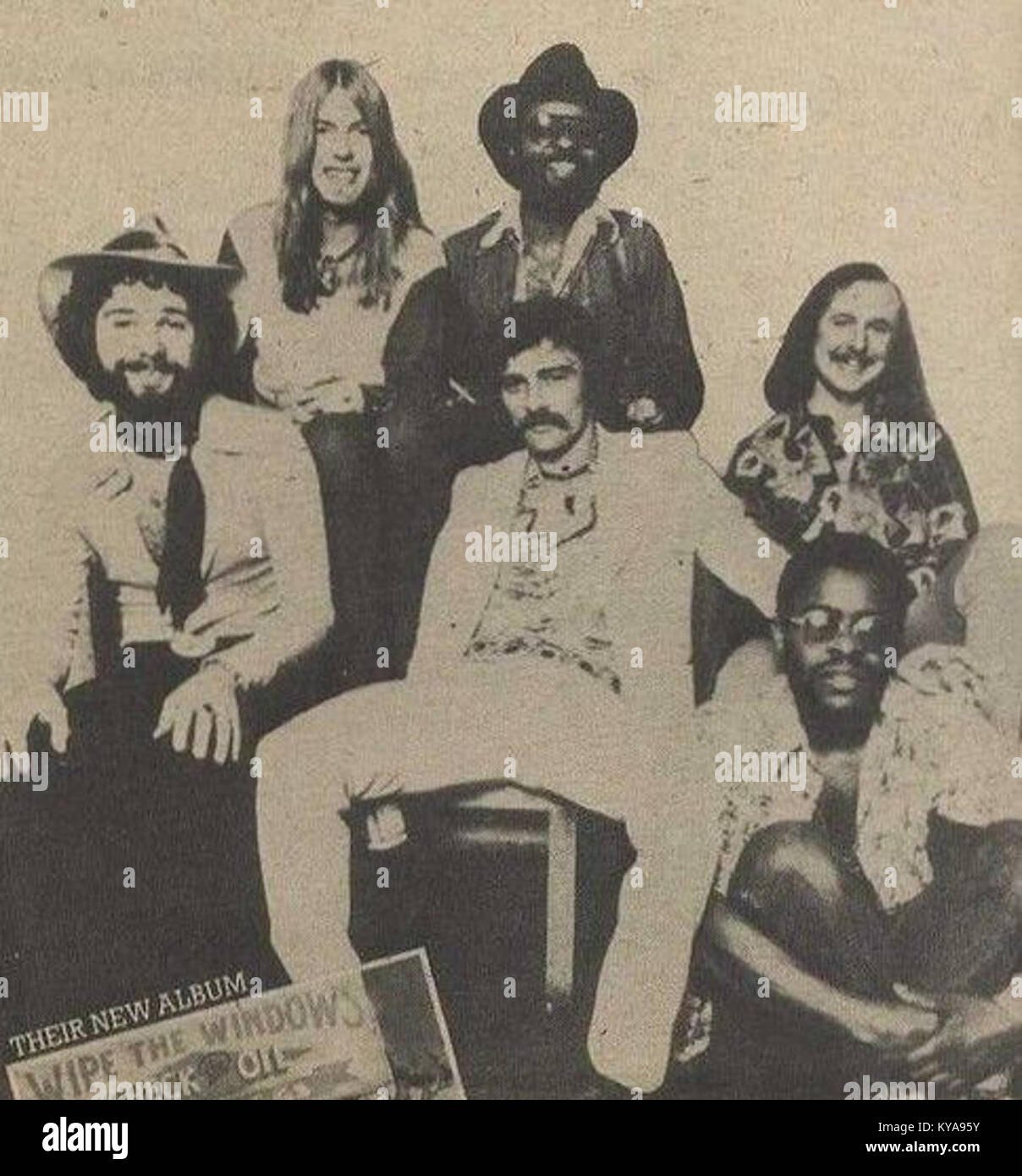 Fotografia della Allman Brothers Band che si esibisce nel 1976, illustrando il loro ruolo nel Southern rock e nella fusione di generi blues, rock e jazz Foto Stock