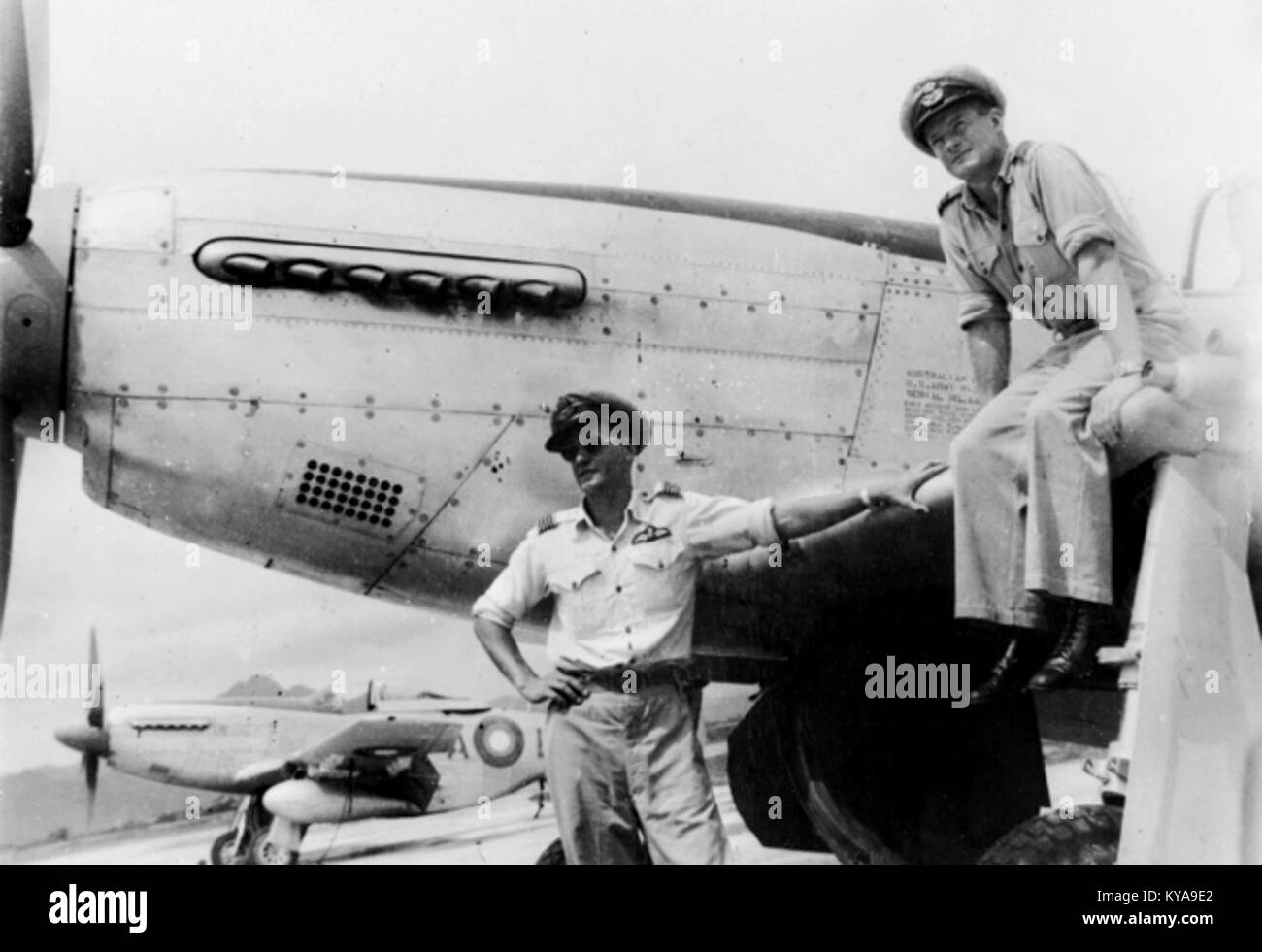 Questa immagine raffigura un P-51 Mustang del No. 82 Squadron della Royal Australian Air Force (RAAF), un velivolo significativo utilizzato durante la seconda guerra mondiale Foto Stock