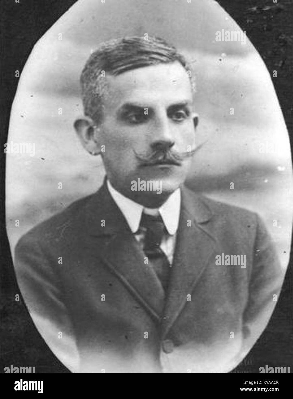 Wladyslaw Kaczynski era un importante politico polacco e fratello gemello di Lech Kaczynski, il defunto presidente della Polonia. Noto per la sua leadership nel Partito polacco per la giustizia e la legge, ha svolto un ruolo significativo nel panorama politico del paese. Foto Stock