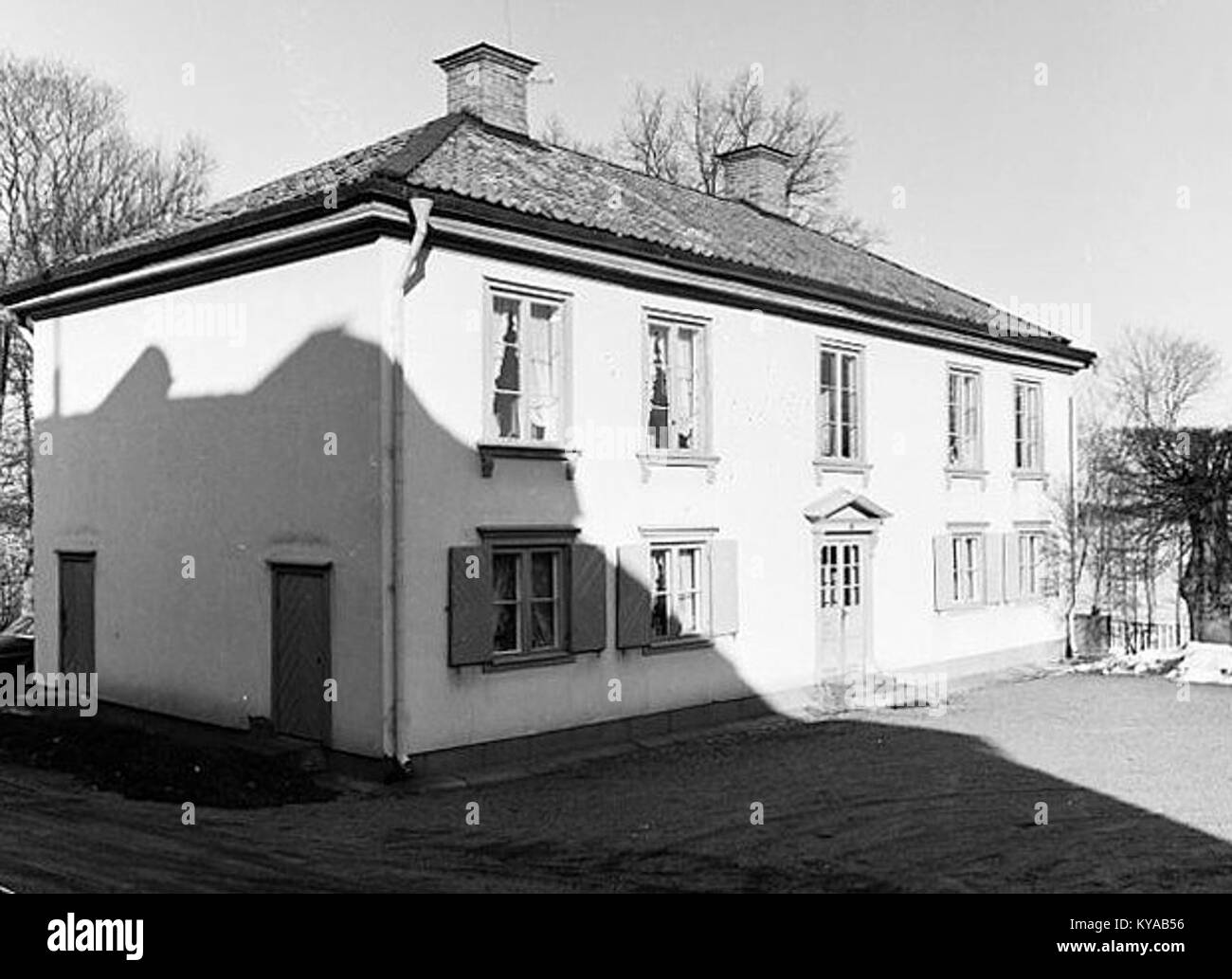 Questa fotografia del 1962 di Vallstanäs documenta il paesaggio, gli edifici e le caratteristiche della comunità del villaggio durante la metà del XX secolo. Foto Stock