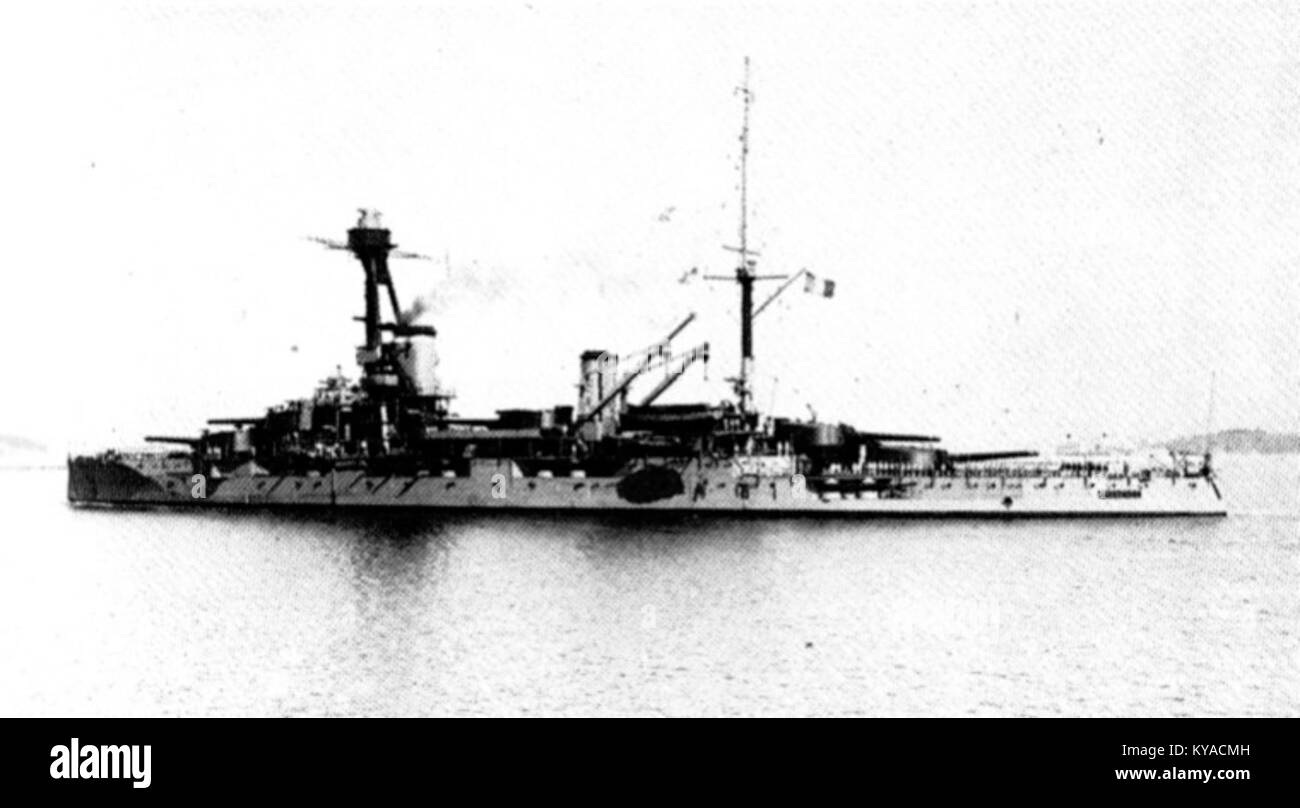 Una rappresentazione del 1916 della regione della Provenza in Francia, che cattura il paesaggio, l'architettura e l'ambiente rurale dei primi anni del XX secolo. Foto Stock