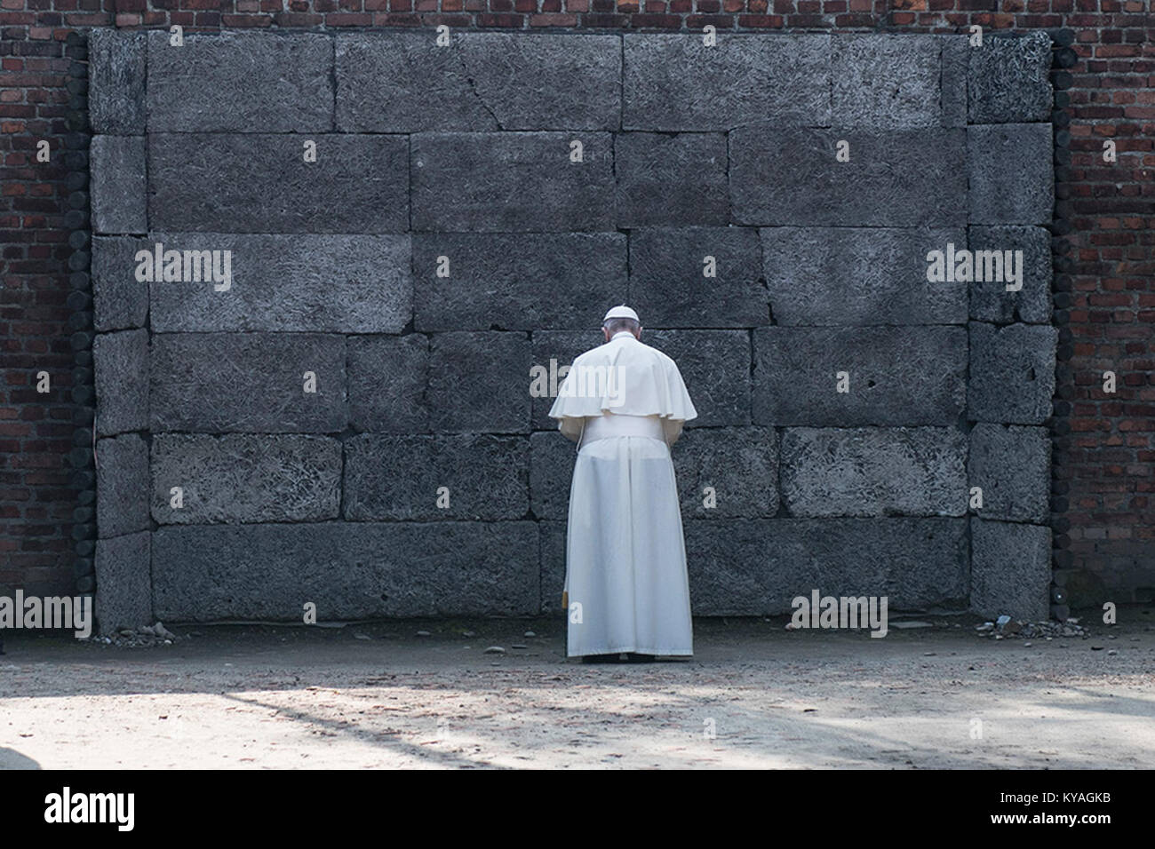 Il Premier Beata Szydło e Papa Francesco visitano il Museo di Auschwitz-Birkenau, un sito di importanza storica che commemora le vittime dell'Olocausto e la storia della seconda guerra mondiale. Foto Stock