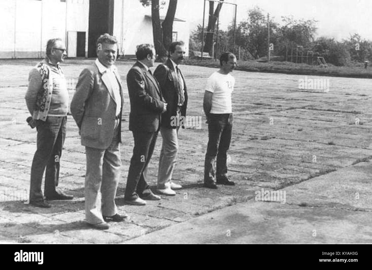 I Campionati di paracadutismo slesiano del 1986 in Polonia hanno visto atleti d'élite che hanno dimostrato capacità di paracadutismo in eventi di paracadutismo competitivo in più discipline. Foto Stock